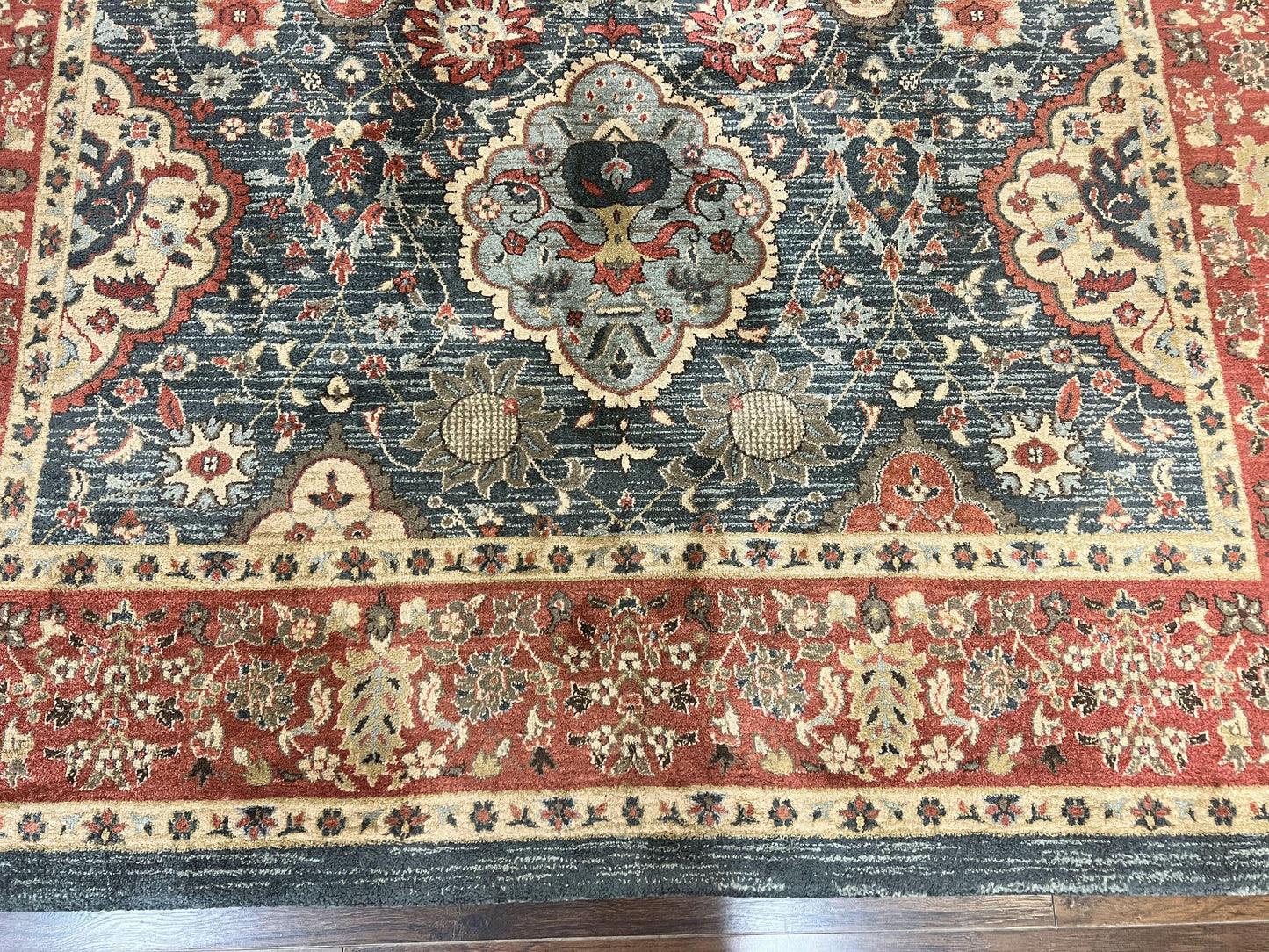 Safavieh Rug 8x11, Mahal Persian Carpet, Navy Red - Nuvé