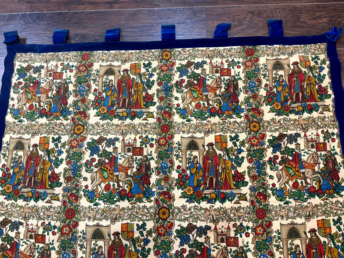 Vintage European Tapestry 4x4, Medievel Design - Nuvé