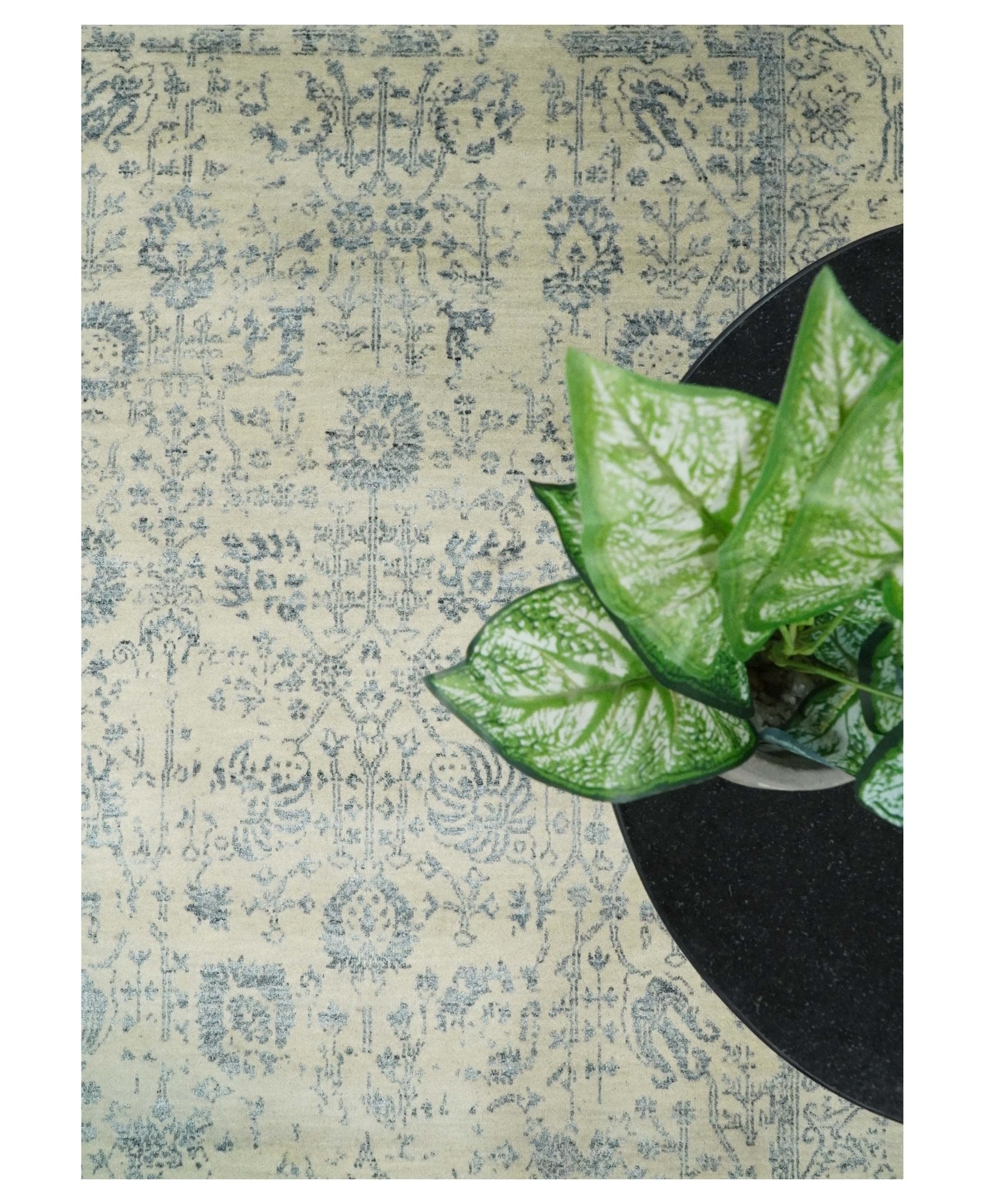 4x6 Fine Hand Knotted Beige and Gray Traditional Vintage Persian Style Antique Wool and Silk Rug | AGR14 - Nuvé