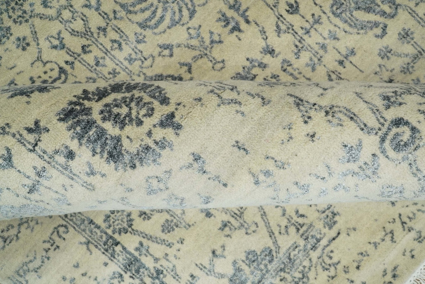 4x6 Fine Hand Knotted Beige and Gray Traditional Vintage Persian Style Antique Wool and Silk Rug | AGR14 - Nuvé