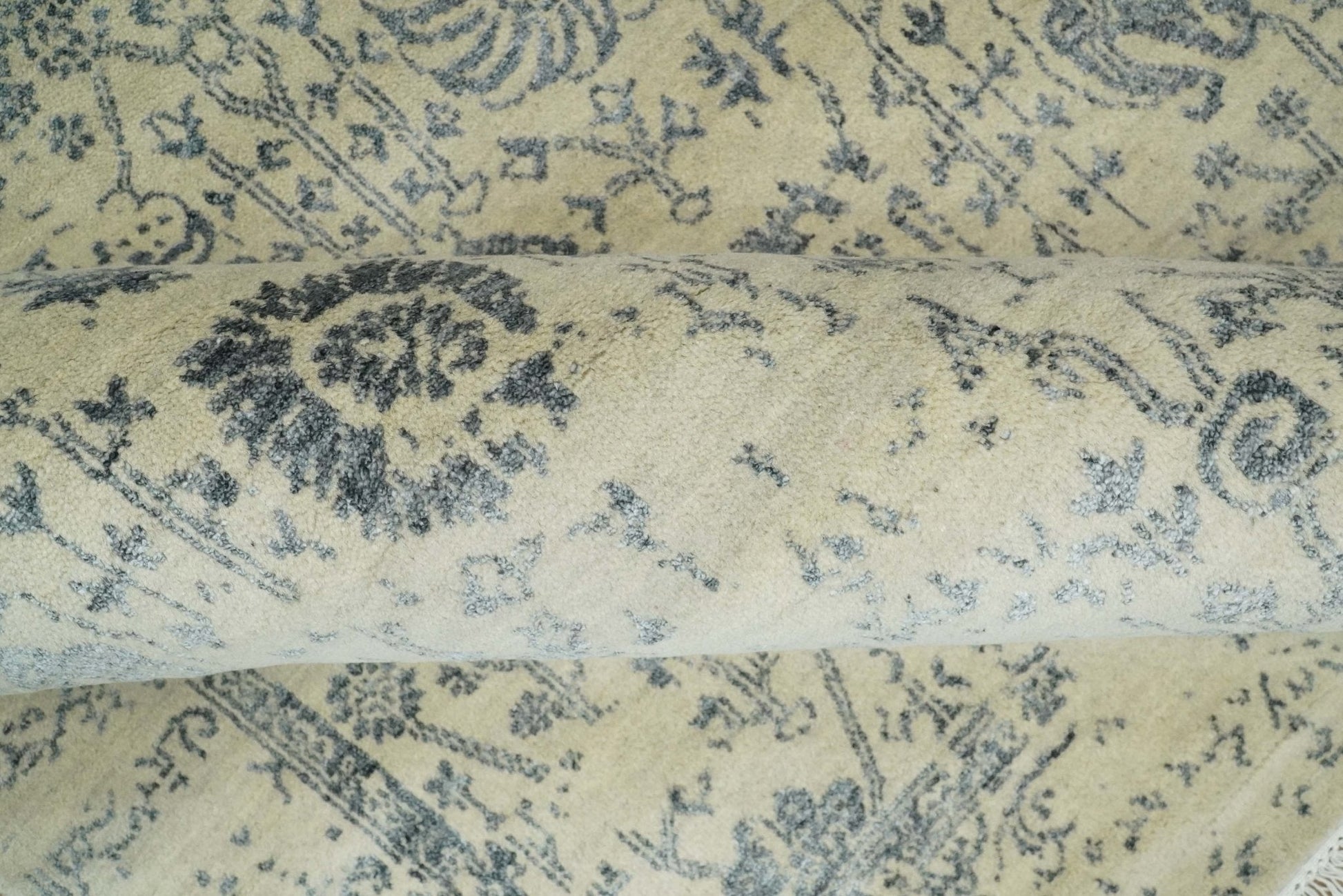 4x6 Fine Hand Knotted Beige and Gray Traditional Vintage Persian Style Antique Wool and Silk Rug | AGR14 - Nuvé