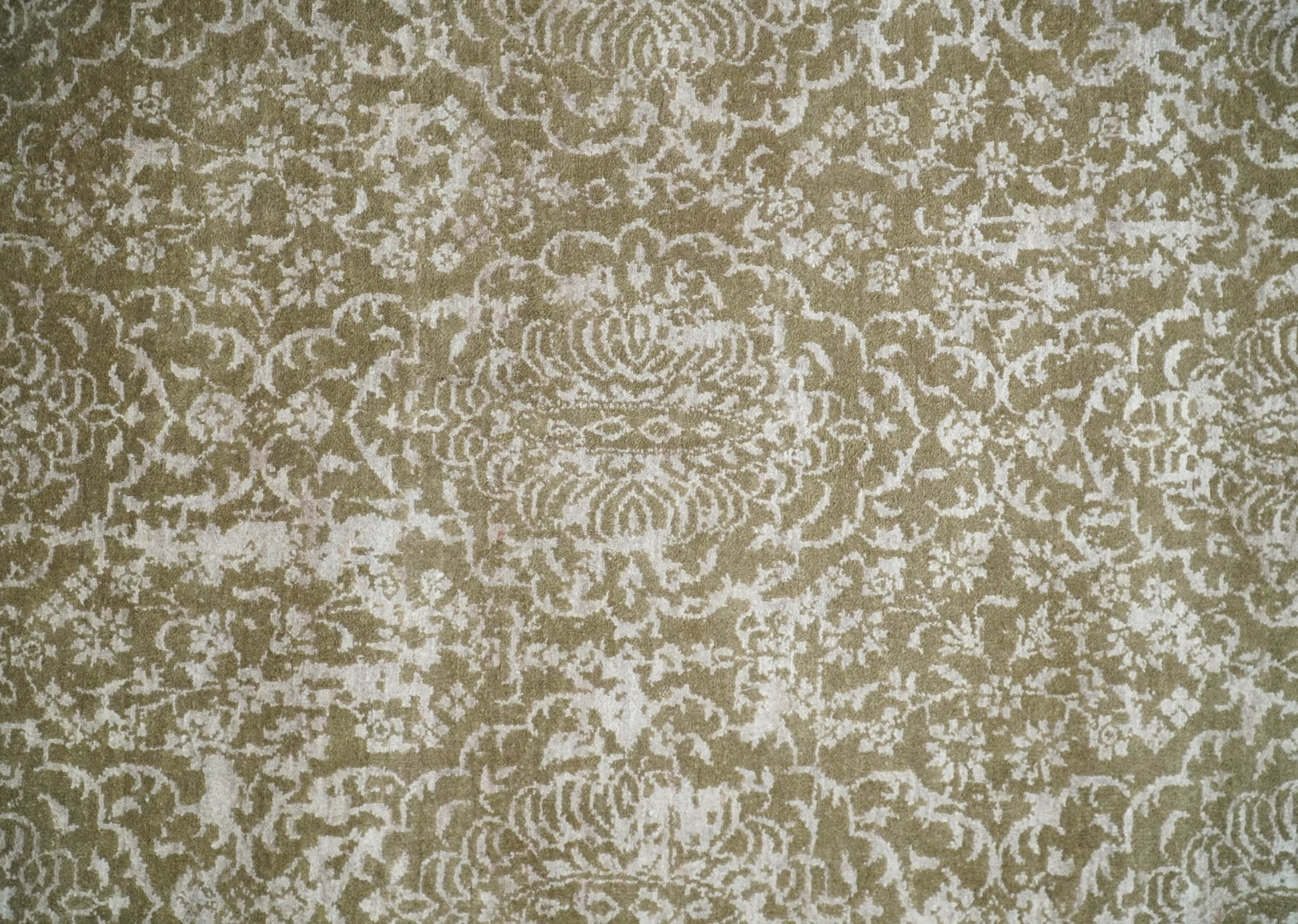 4x6 Fine Hand Knotted Olive and Silver Traditional Vintage Persian Style Antique Wool and SIlk Rug | AGR16 - Nuvé