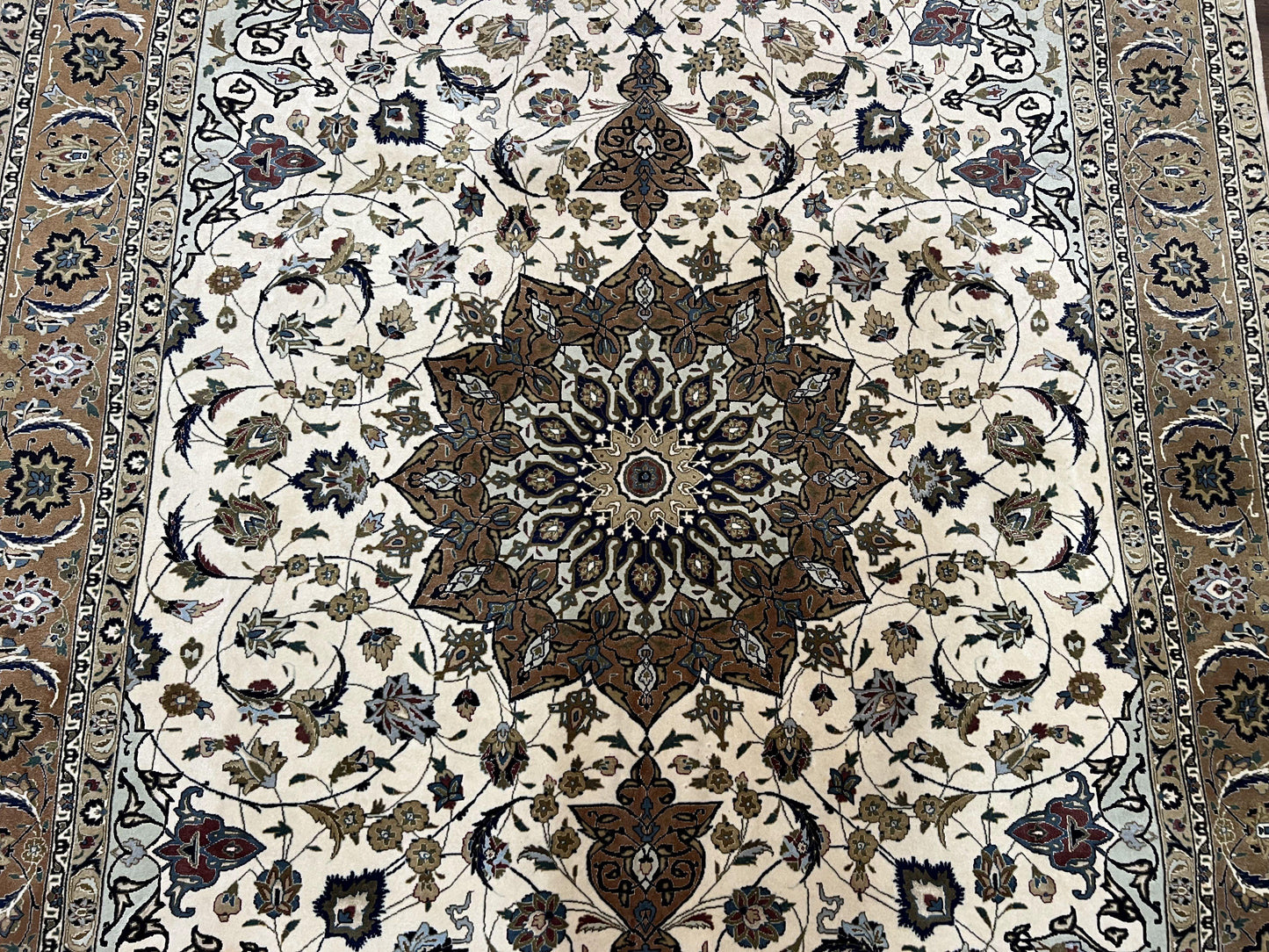 Wonderful Persian Tabriz Rug 7x10, Floral Medallion, Very Fine Oriental Carpet, Ivory - Nuvé