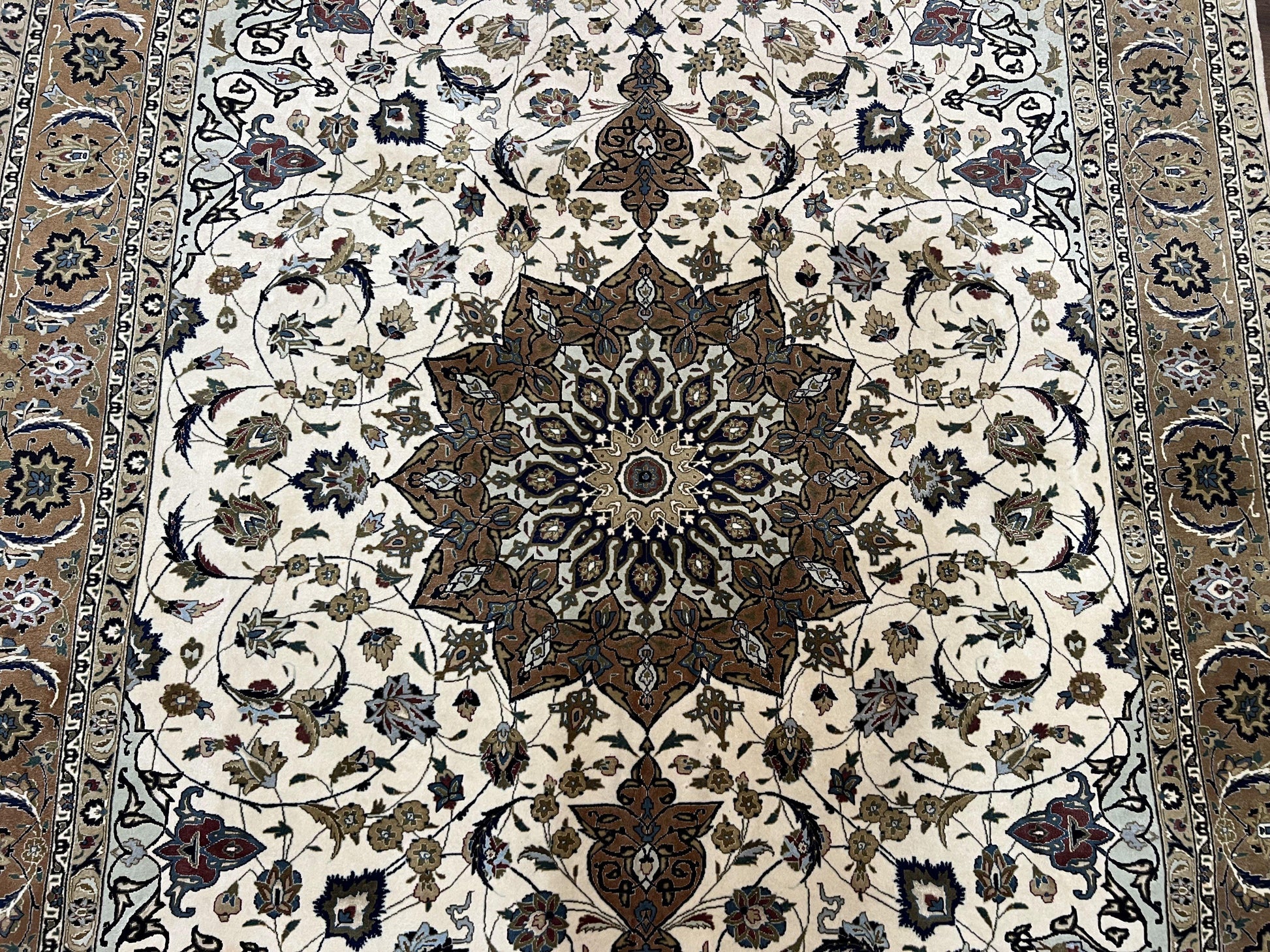 Wonderful Persian Tabriz Rug 7x10, Floral Medallion, Very Fine Oriental Carpet, Ivory - Nuvé