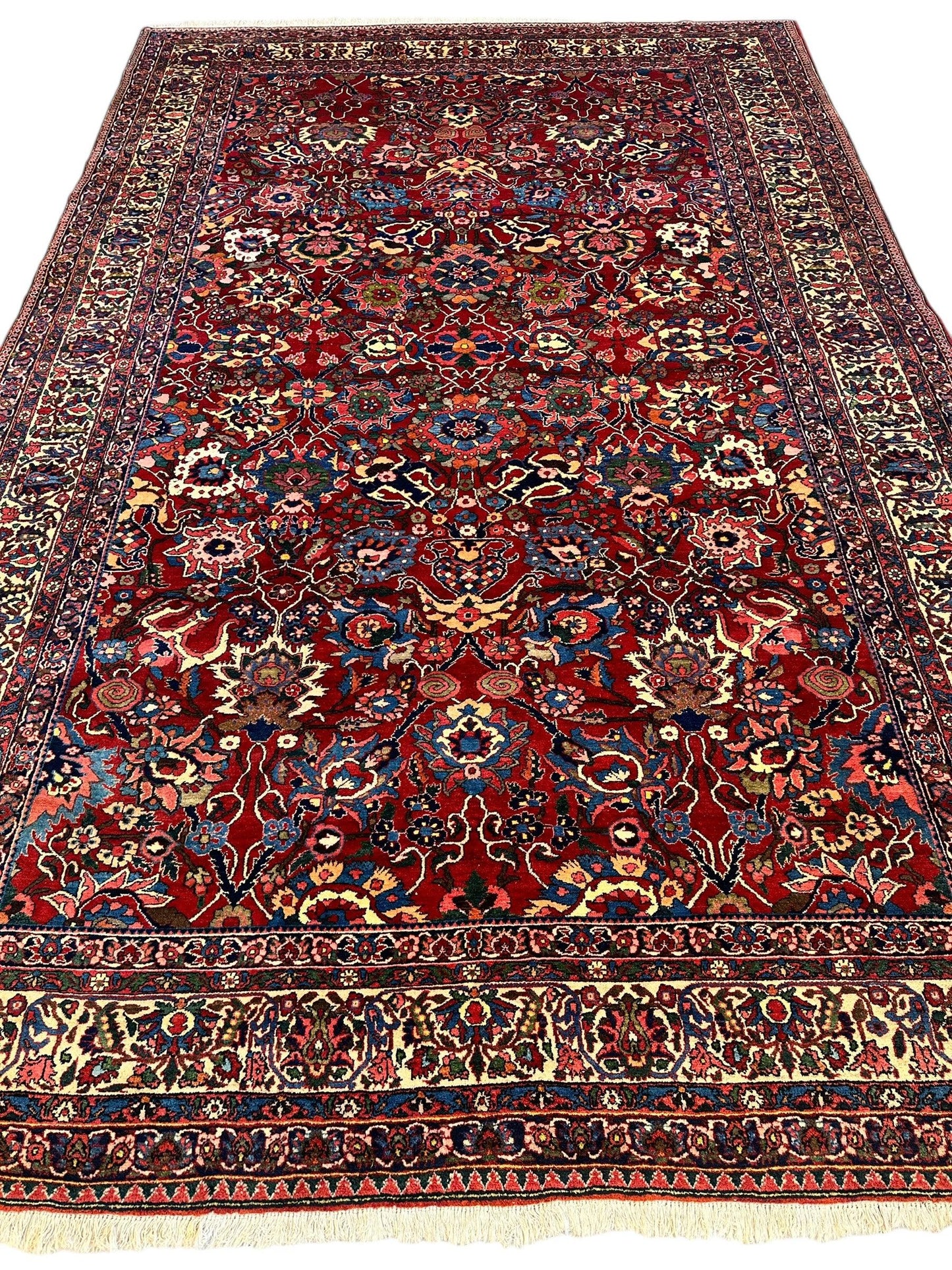 Antique Persian Bakhtiari Rug – Timeless Masterpiece 8'6" x 13'2" - Nuvé