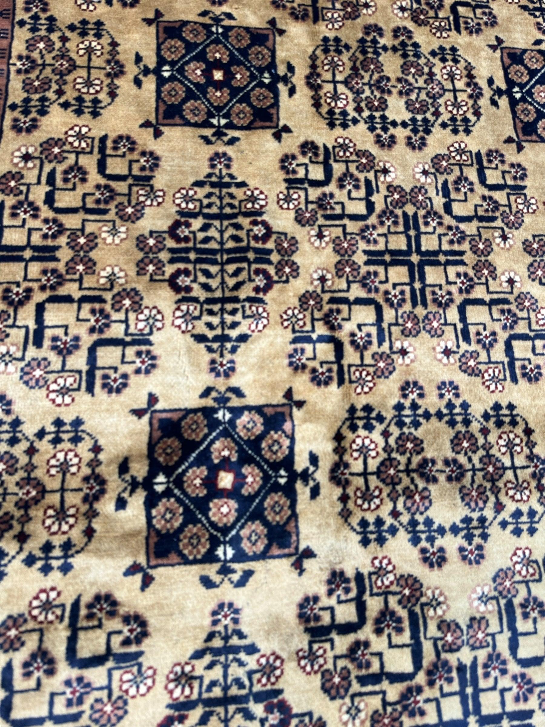 Hand-Knotted Afghan Bukhara Rug 8'4" x 11'10" - Wool, Geometric Patterns - Nuvé