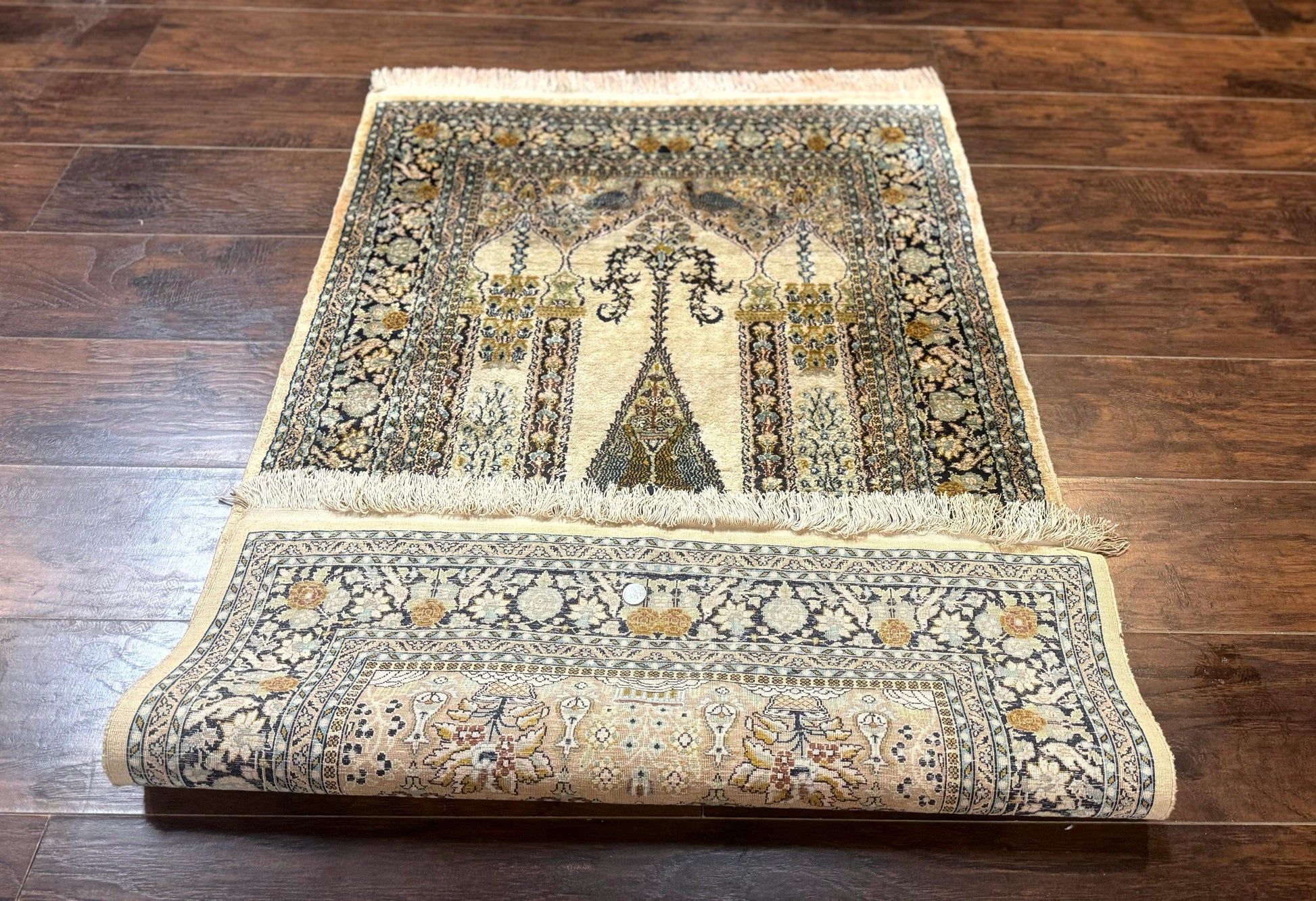 Silk Indian Kashmiri Rug 3x4, Very Fine 400 KPSI, Silk Prayer Rug, Handmade - Nuvé