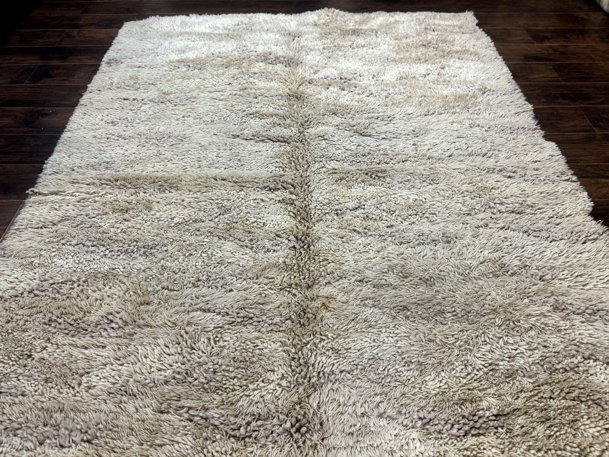 European Rya Shag Rug 6.6 x 9.7, Beige, Fluffy Vintage Area Rug - Nuvé