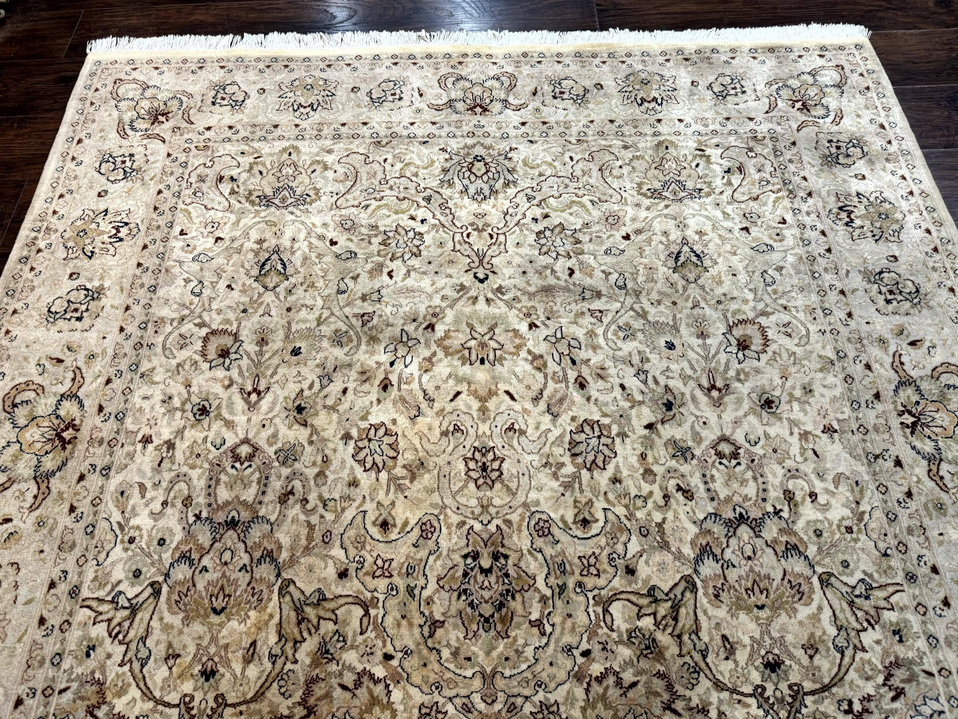 Pak Persian Rug 6x9, Vintage Handmade Wool Carpet, Floral, Beige - Nuvé