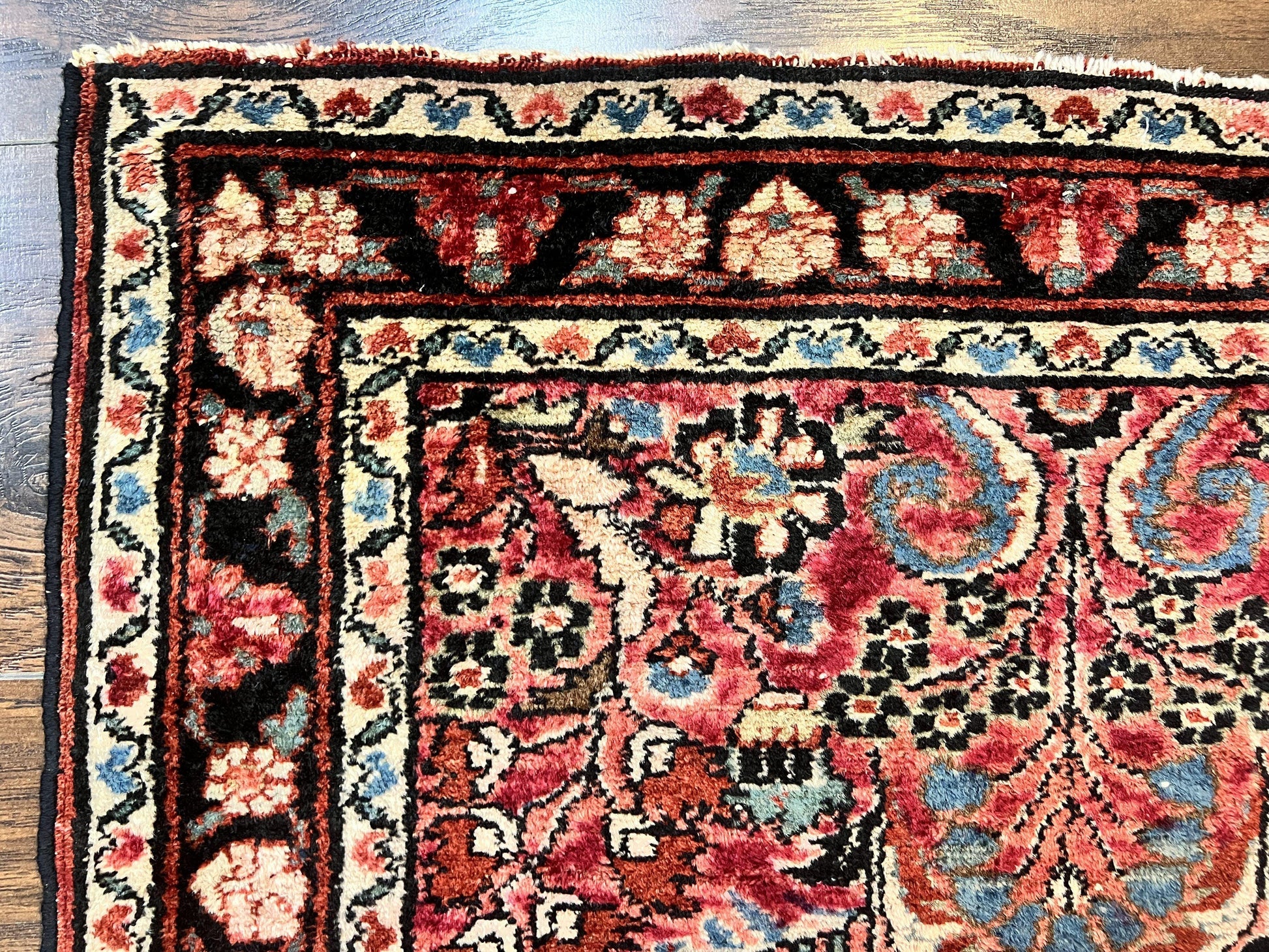 Small Antique Persian Rug 2.6 x 4, Red Floral Handmade 1920s Wool Rug, Persian Hamadan Lilian Rug - Nuvé
