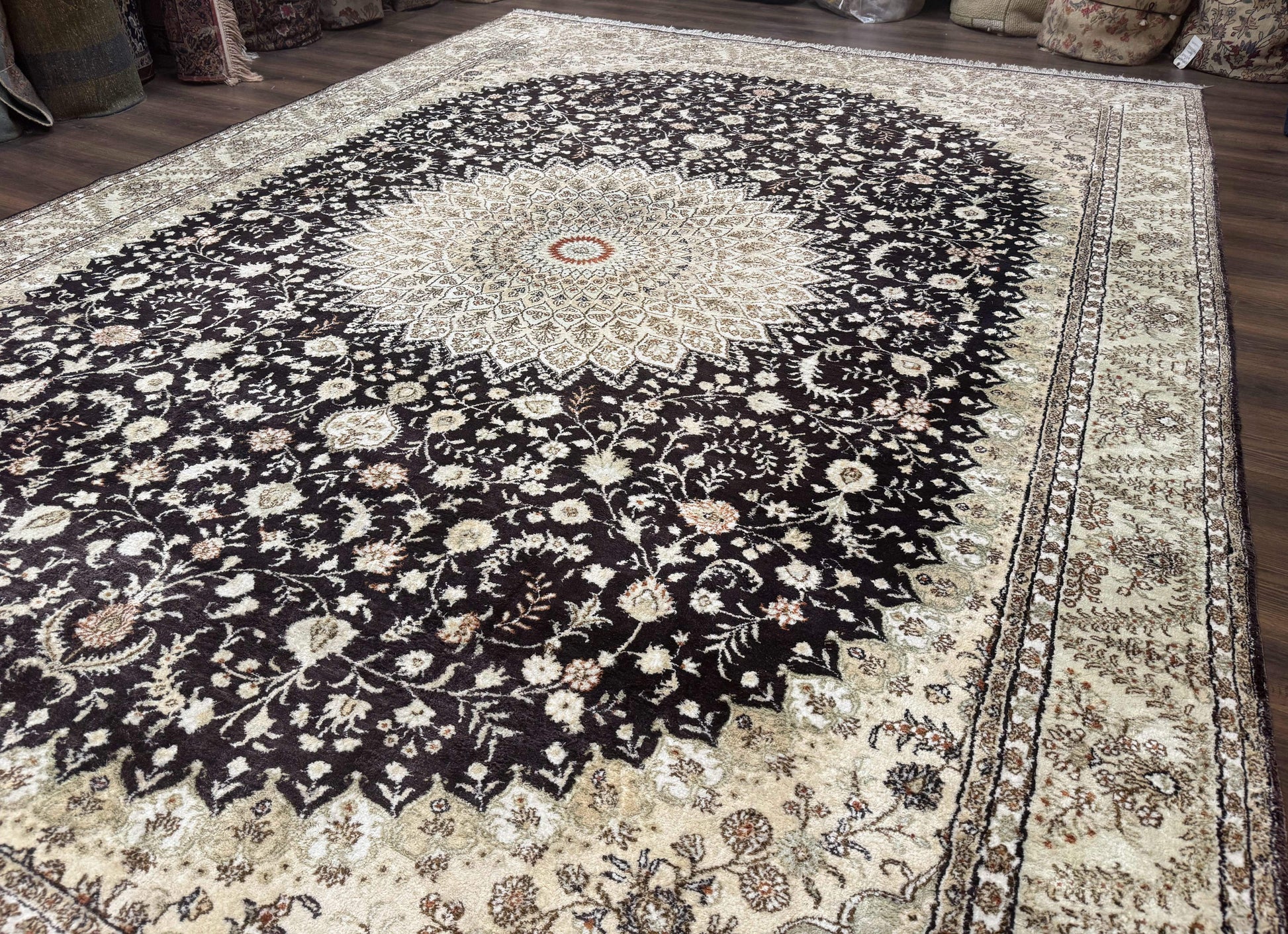 Indian Kashmiri Silk Rug 10x14, Floral Medallion - Nuvé
