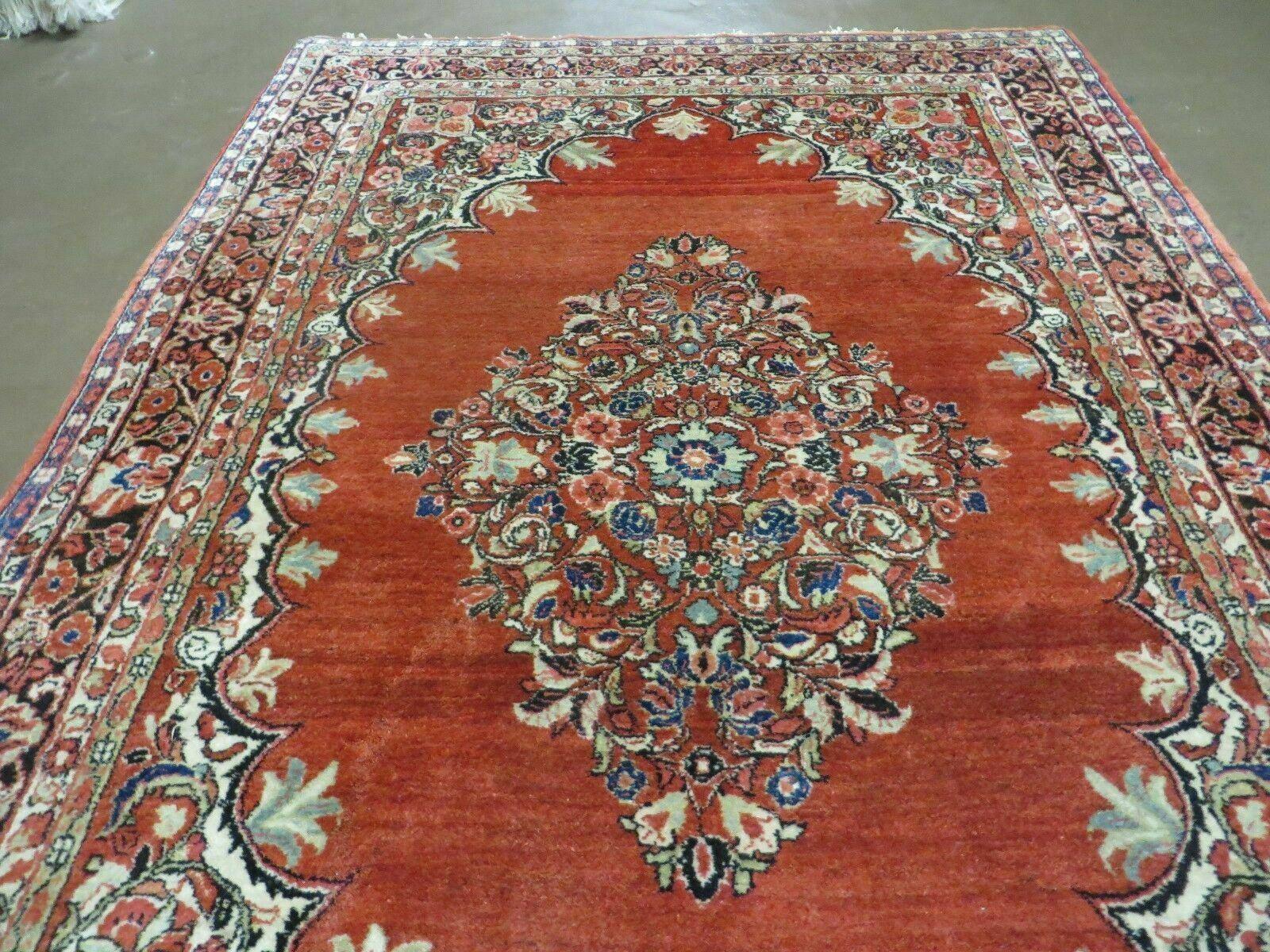Antique Persian Sarouk Rug 5x8, Red, Semi Open Field, Hand Knotted, Wool - Nuvé