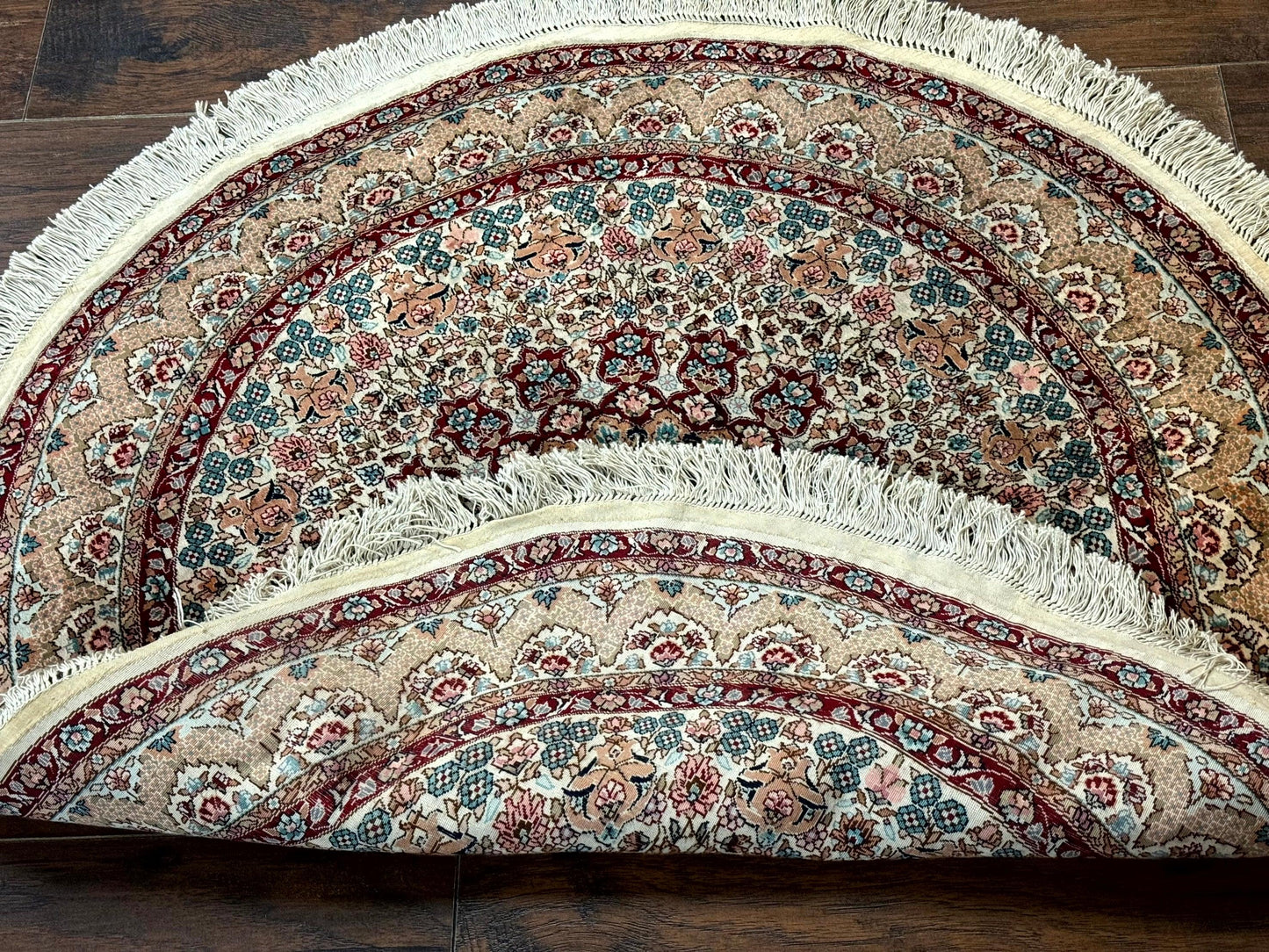 Round Silk Rug 3x3, Extremely Fine 580 KSPI, Sino Persian Round Handmade Carpet, Silk on Silk - Nuvé