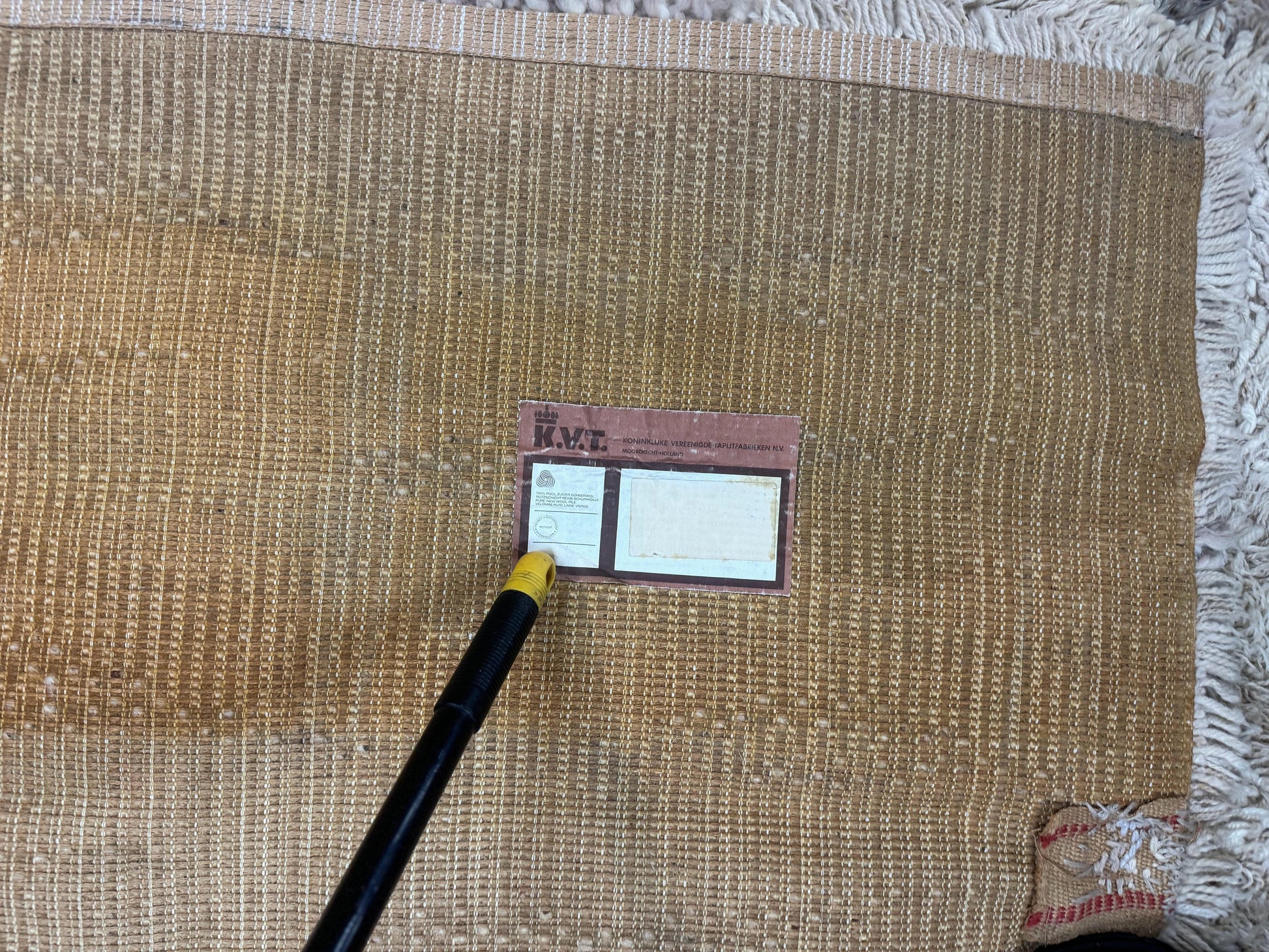 European Rya Shag Rug 6.6 x 9.7, Beige, Fluffy Vintage Area Rug - Nuvé