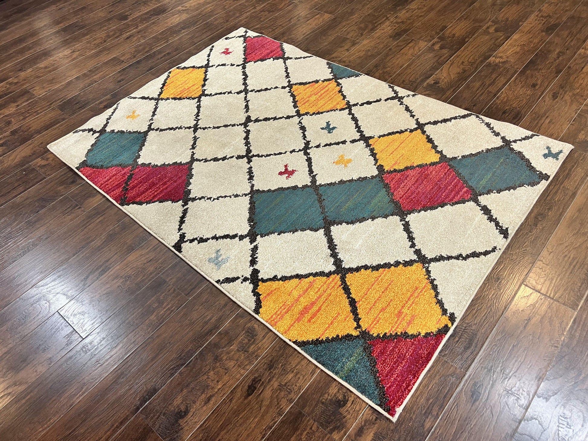 Panel Design Rug 5 x 7.6, Ivory/Beige & Multicolor - Nuvé
