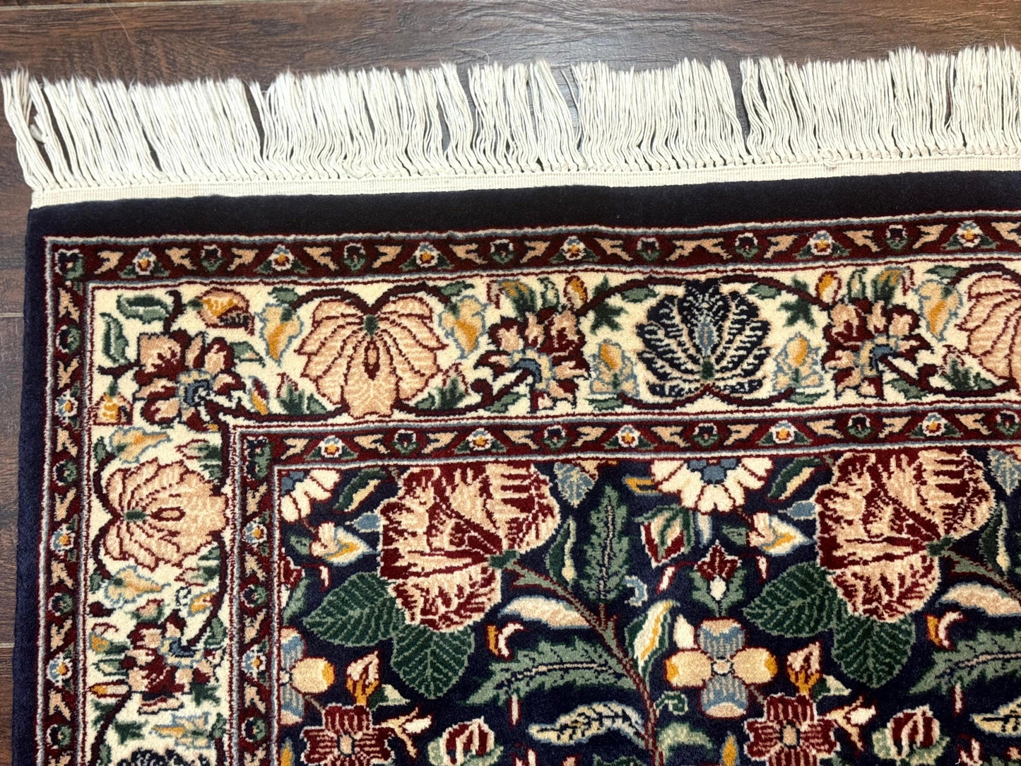 Square Pak Persian Small Rug 2.7 x 2.7, William Morris Design, Dark Green, Floral, Handmade - Nuvé