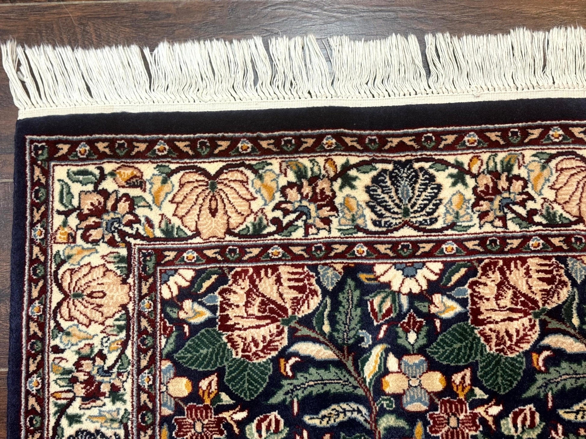 Square Pak Persian Small Rug 2.7 x 2.7, William Morris Design, Dark Green, Floral, Handmade - Nuvé