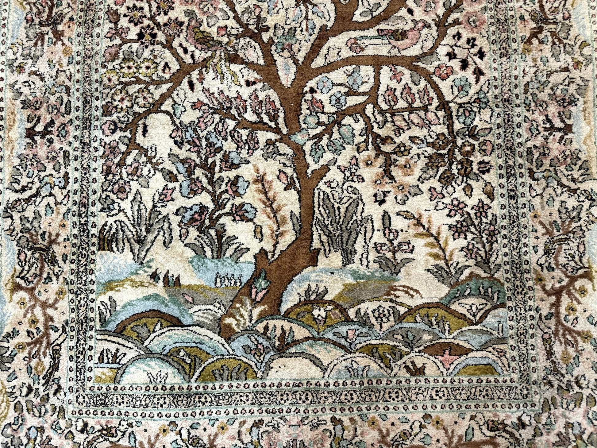 Indian Kashmiri Silk Rug 4x7, Tree of Life Design, Very Fine 380 KPSI, Birds - Nuvé