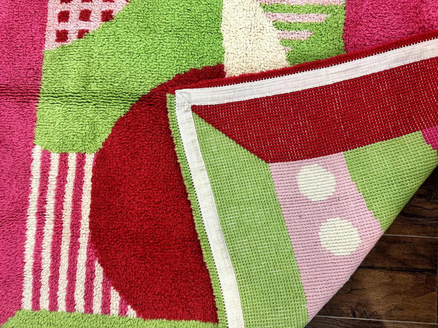 European Shag Rug 4.8 x 4.8, Modern Abstract Design, Green Pink Red, Square Shag Rug, Unique - Nuvé