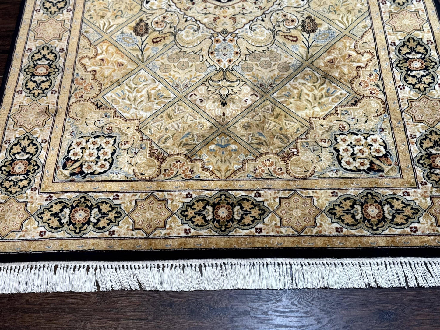 Pak Persian Rug 4x6, Panel Design - Nuvé