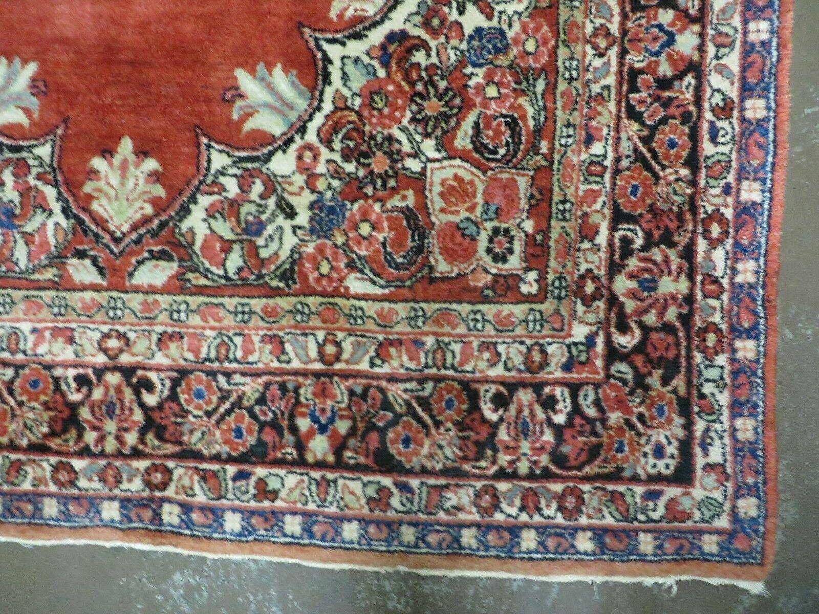Antique Persian Sarouk Rug 5x8, Red, Semi Open Field, Hand Knotted, Wool - Nuvé