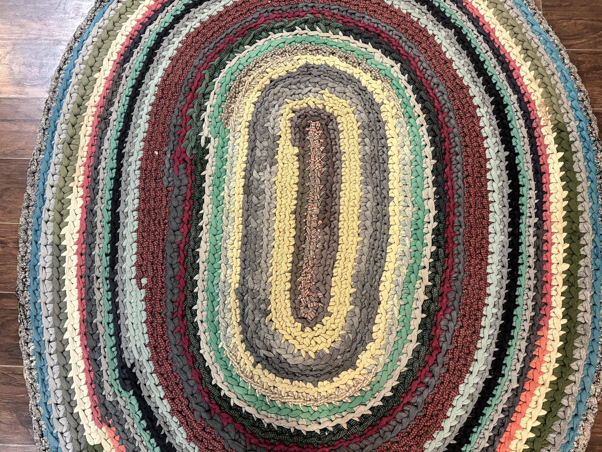 Antique American Braided Rug 5x7, Oval Multicolor Handmade Wool Braided Carpet - Nuvé