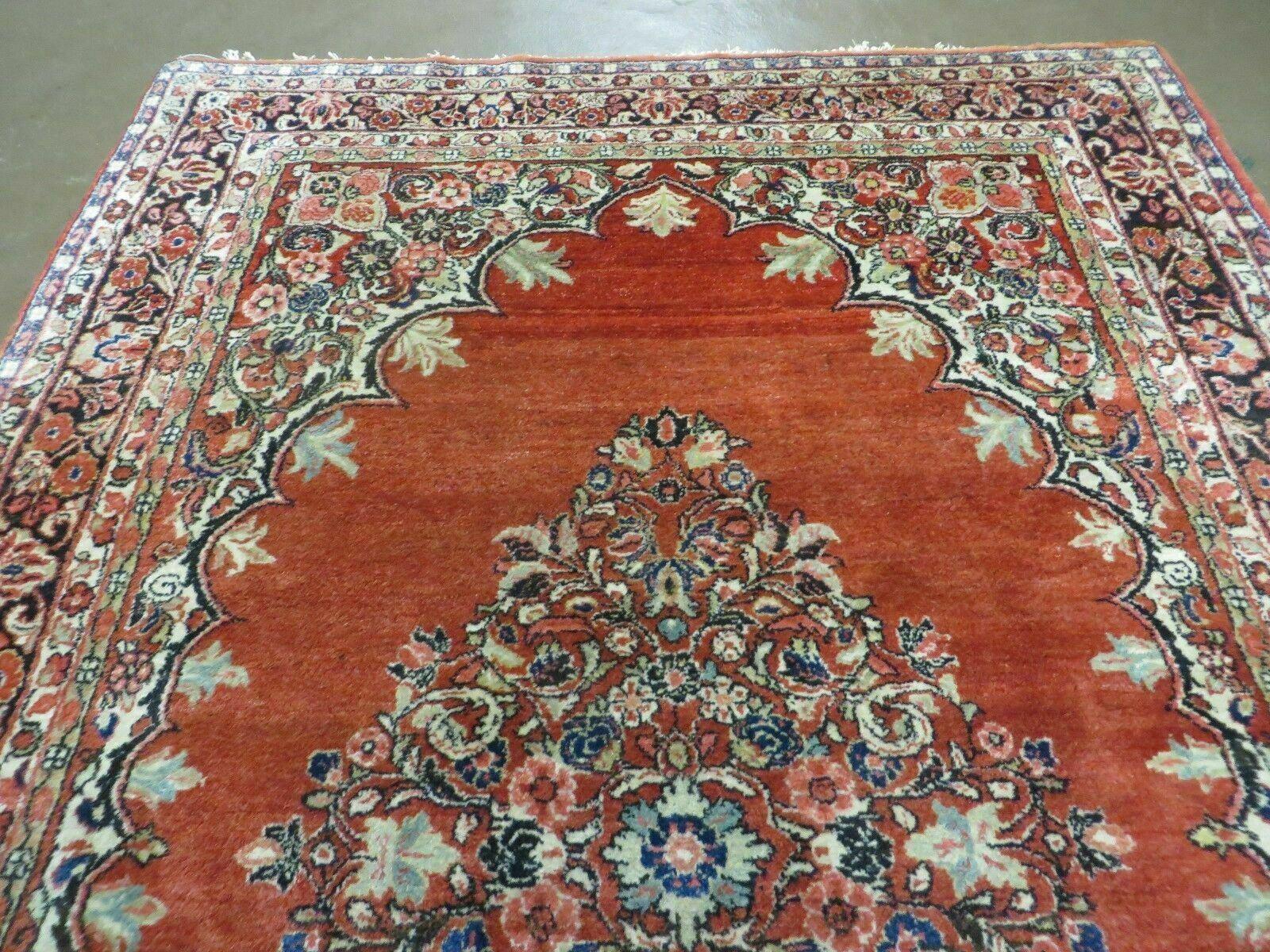 Antique Persian Sarouk Rug 5x8, Red, Semi Open Field, Hand Knotted, Wool - Nuvé