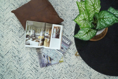 5x8 and 8x10 Hand Made Woolen Modern Blue and Ivory Area Rug | EVE001 - Nuvé