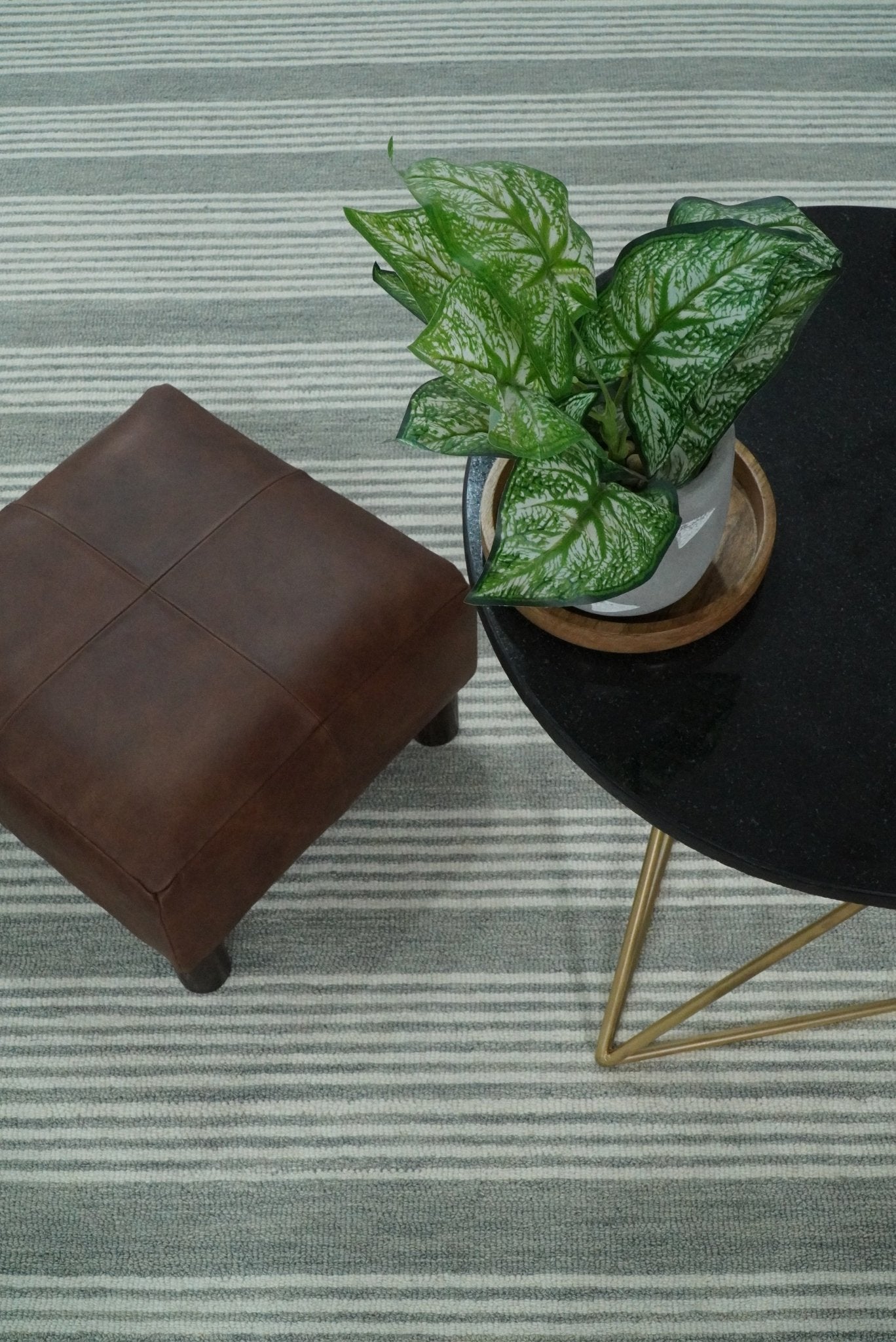 5x8 and 8x10 Hand Made Woolen Modern Grey and Ivory Area Rug | NAU001 - Nuvé