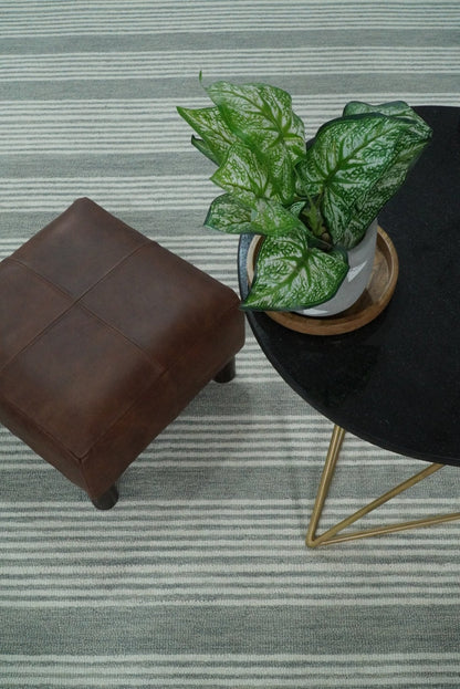 5x8 and 8x10 Hand Made Woolen Modern Grey and Ivory Area Rug | NAU001 - Nuvé