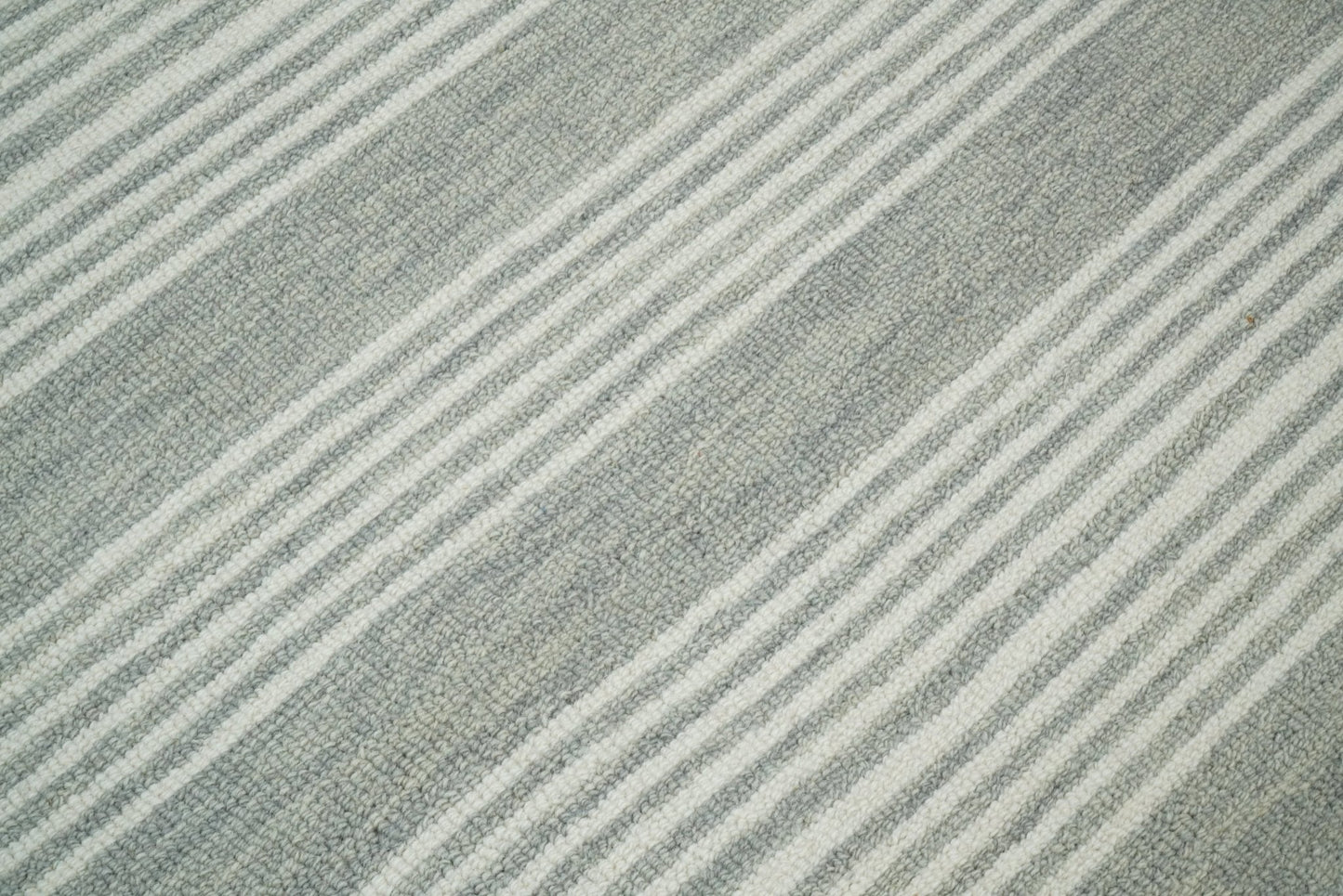 5x8 and 8x10 Hand Made Woolen Modern Grey and Ivory Area Rug | NAU001 - Nuvé