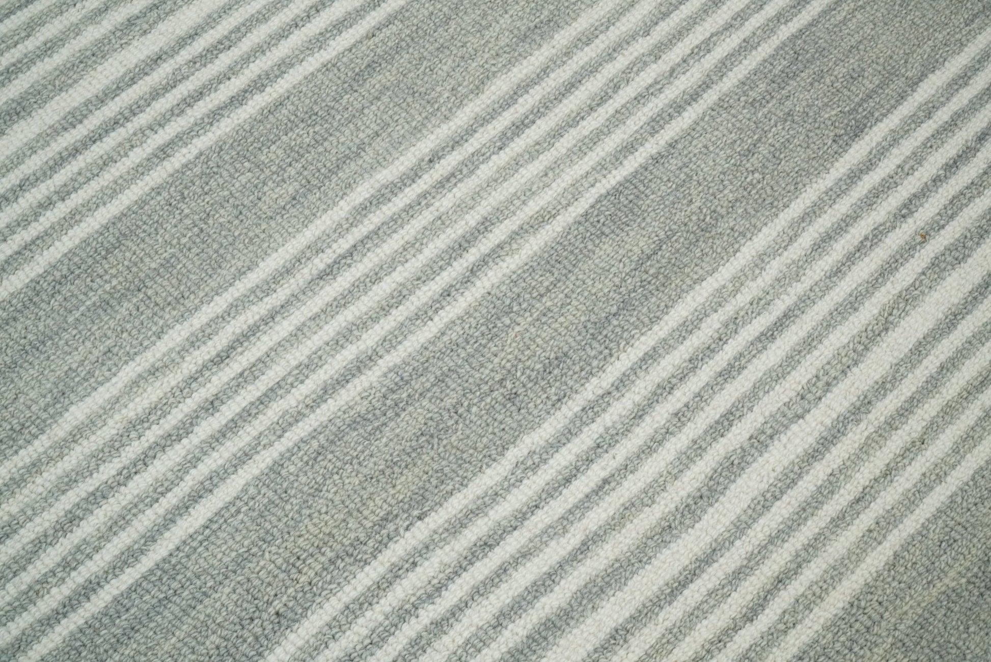 5x8 and 8x10 Hand Made Woolen Modern Grey and Ivory Area Rug | NAU001 - Nuvé