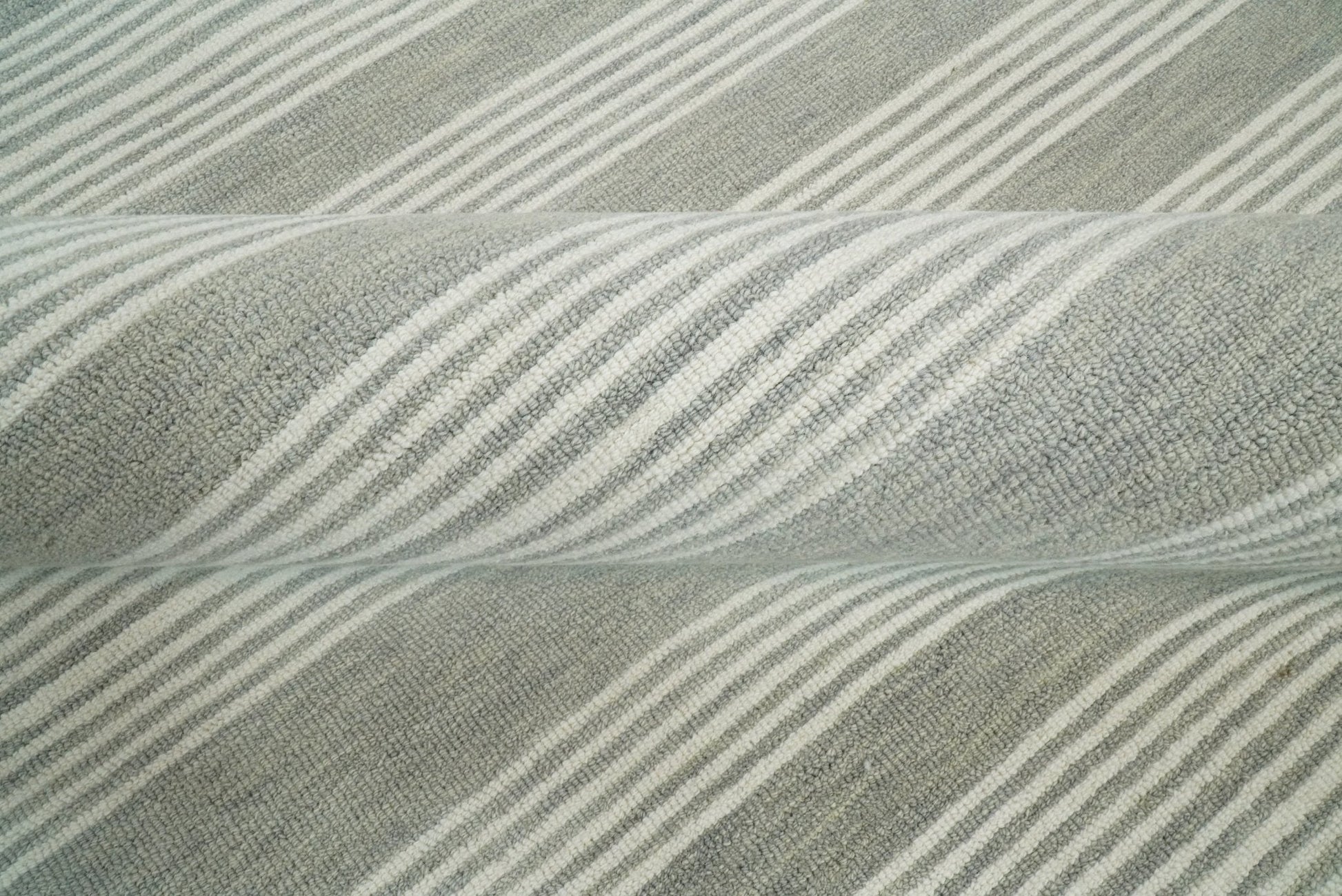 5x8 and 8x10 Hand Made Woolen Modern Grey and Ivory Area Rug | NAU001 - Nuvé