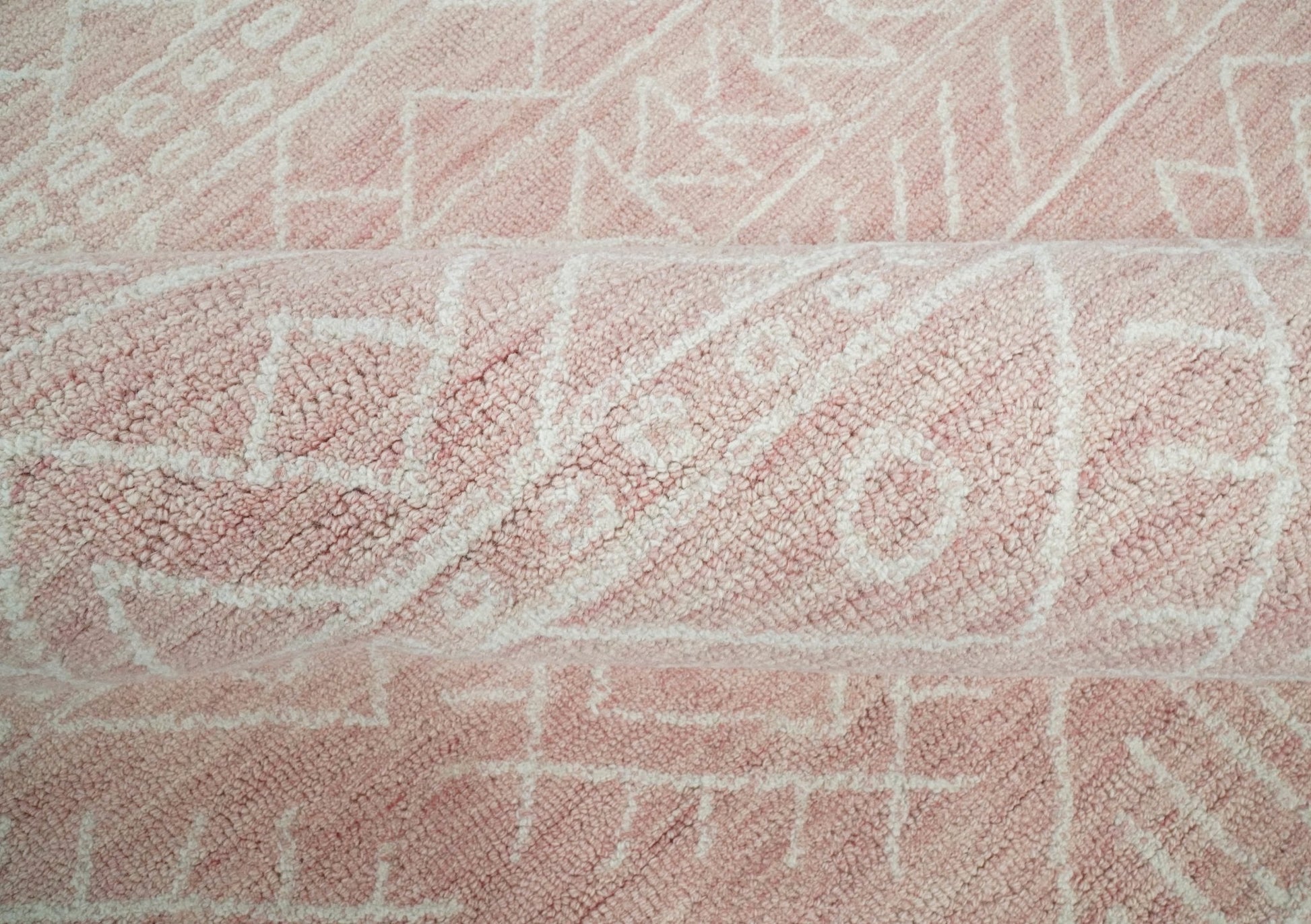 5x8 and 8x10 Hand Made Woolen Modern Pink Area Rug | AZT001 - Nuvé