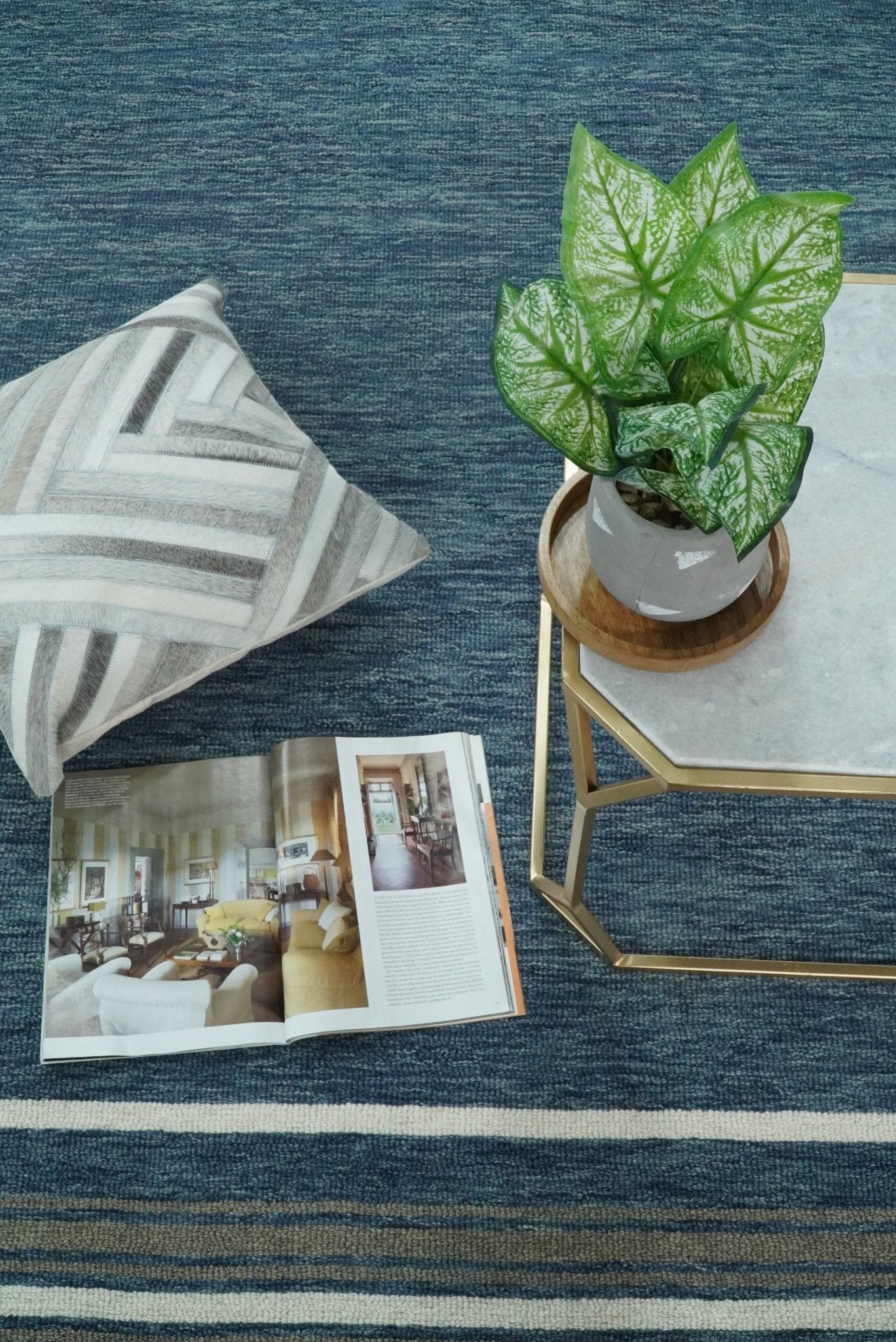 5x8 and 8x10 Hand Made Woolen Modern Solid Blue Area Rug | NAU004 - Nuvé