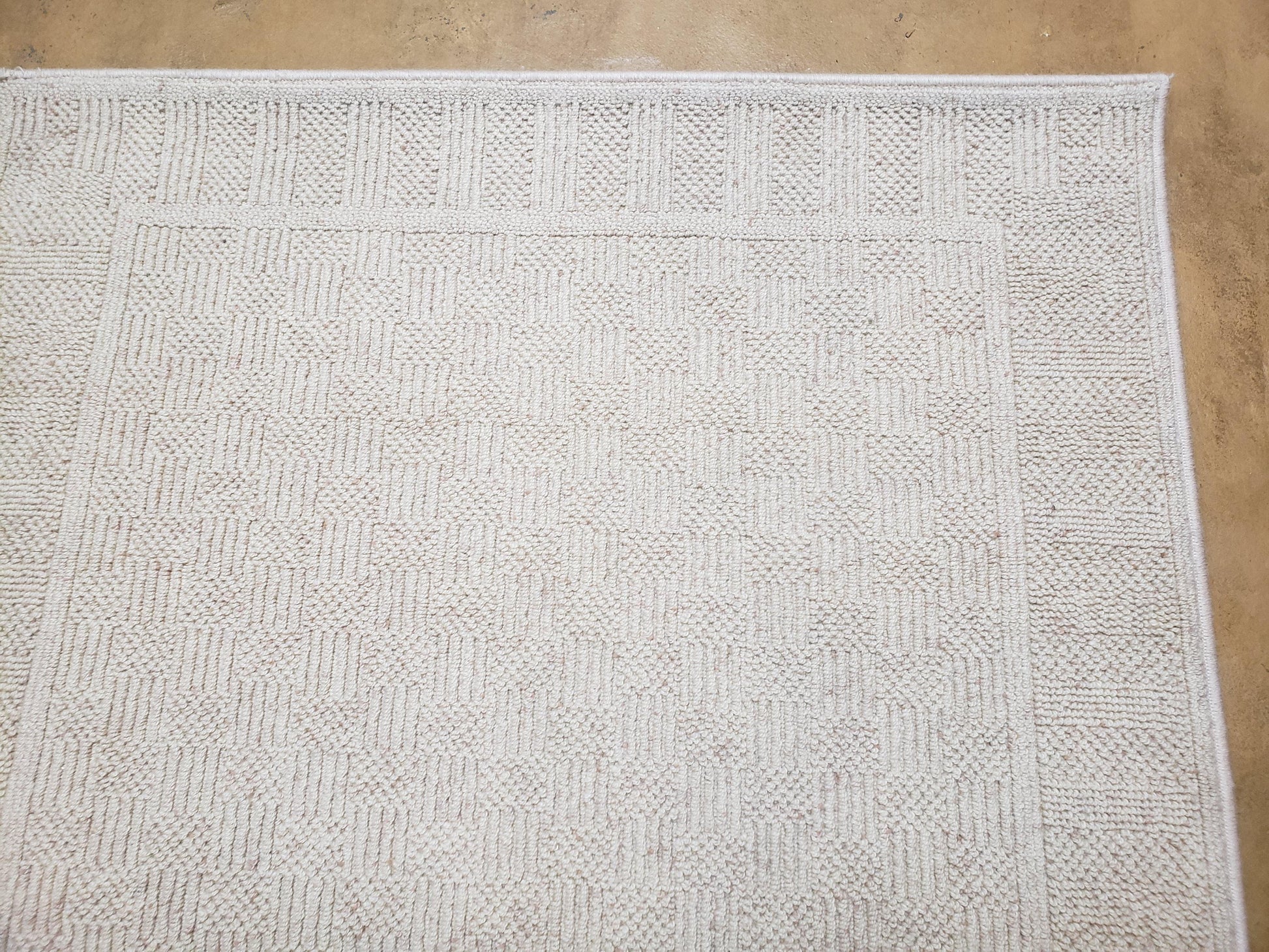 3x5 Karastan Rug Chaumiere Collection, Kara-Loc, Design #291/9866, Creme Color, Textured Squares II Patern, 3'6" x 5' 3" Carpet - Nuvé