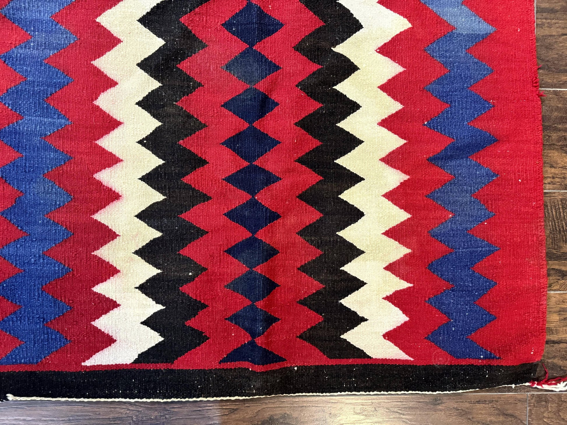 Antique Navajo Rug 3.7 x 2.8, Red Ivory Blue, Zig Zag Pattern, Handmade, Wool - Nuvé