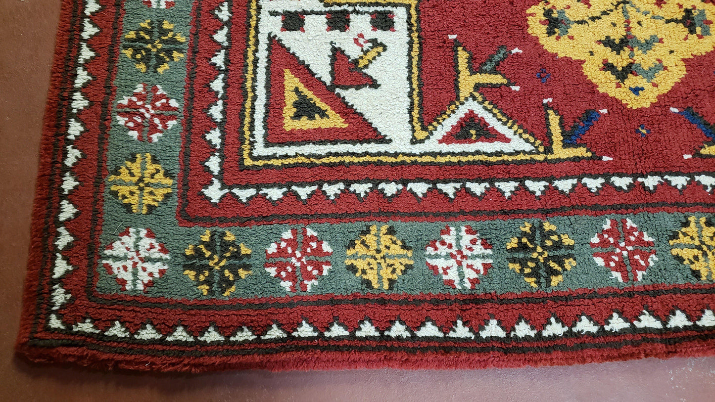 Colorful Moroccan Heriz Rug 6x9, Large Central Medallion, Red Yellow Blue - Nuvé