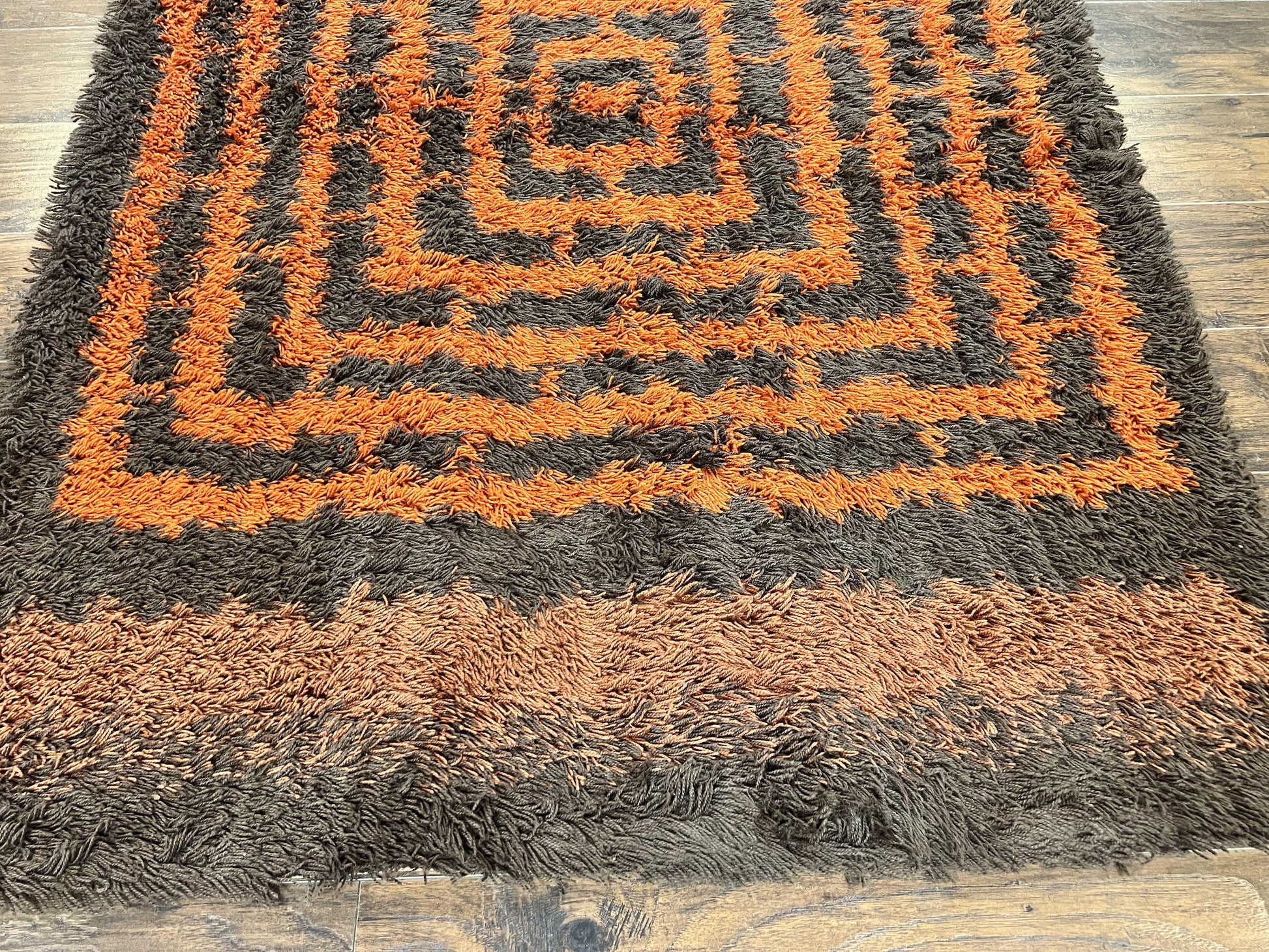Vintage Rya Shag Rug 4.6 x 6.6, Abstract Design, Brown and Orange, Mid Century Danish Rya Carpet - Nuvé