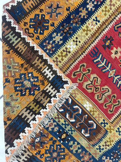 Antique Anatolian Wool Prayer Rug 4’ x 6’6” - Nuvé