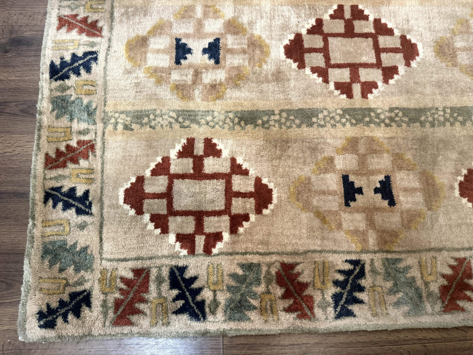 Geometric Design Area Rug 5x8, Beige and Rust Red - Nuvé
