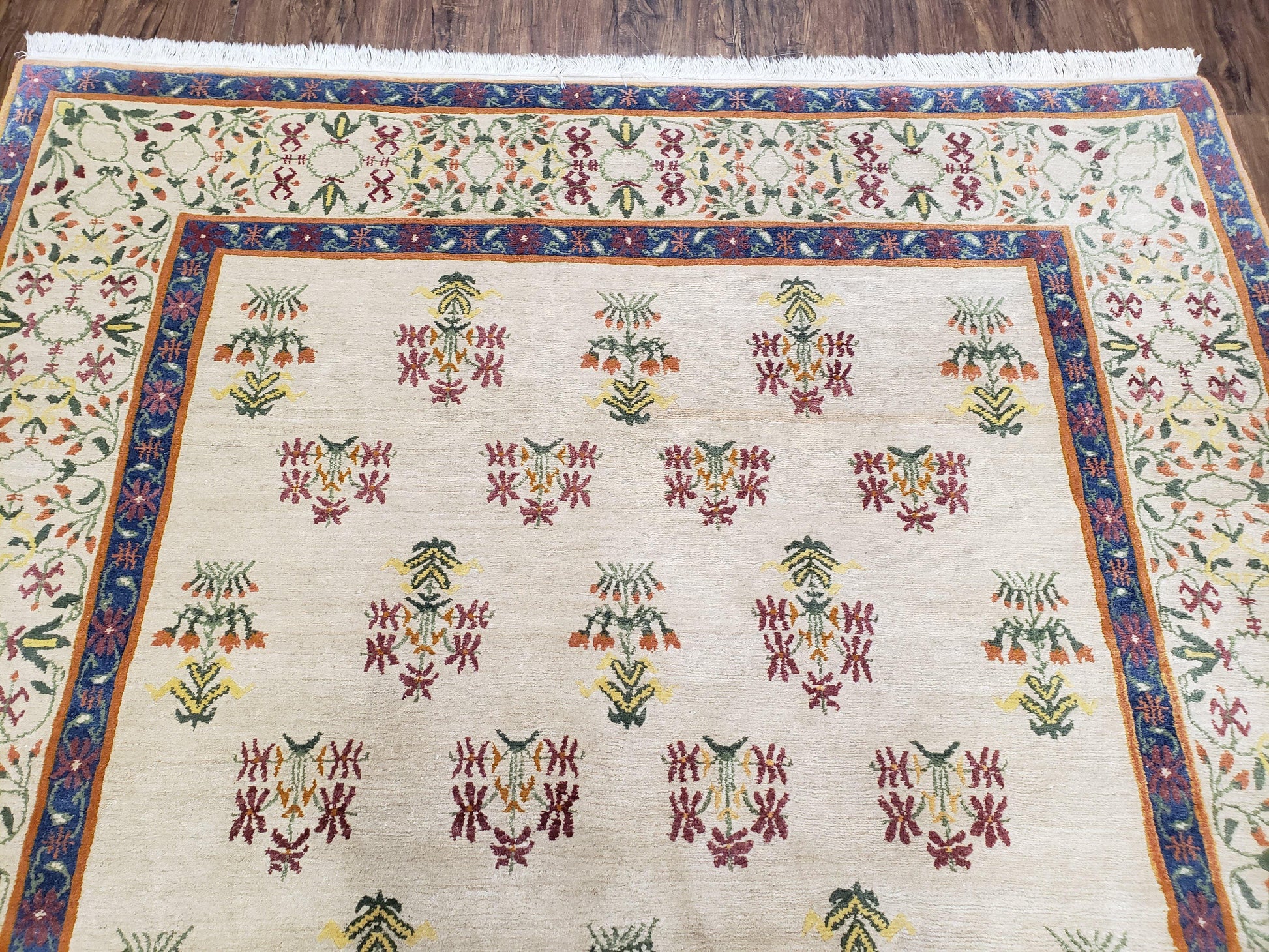 Tufenkian Rug 5.9 x 8.6, Tibetan Nepalese Rug, Hand Knotted, Soft Shiny Wool, Repeated Motifs, Contemporary Modern, Area Rug 6x9, Vintage - Nuvé