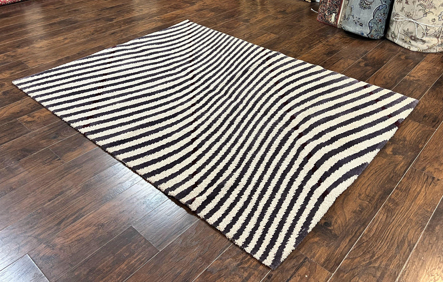 Vintage Zebra Stripes Shag Rug 5.7 x 7.4, Black and White, Retro, Wool - Nuvé