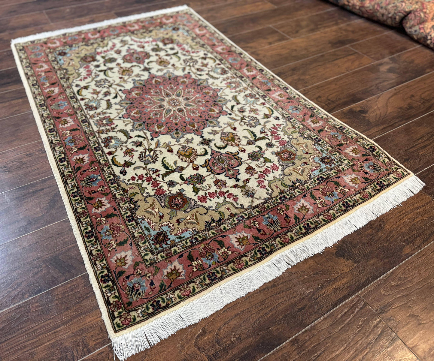 Fine Persian Tabriz Rug 3x5, Floral Medallion, 340 KPSI, Ivory Salmon - Nuvé