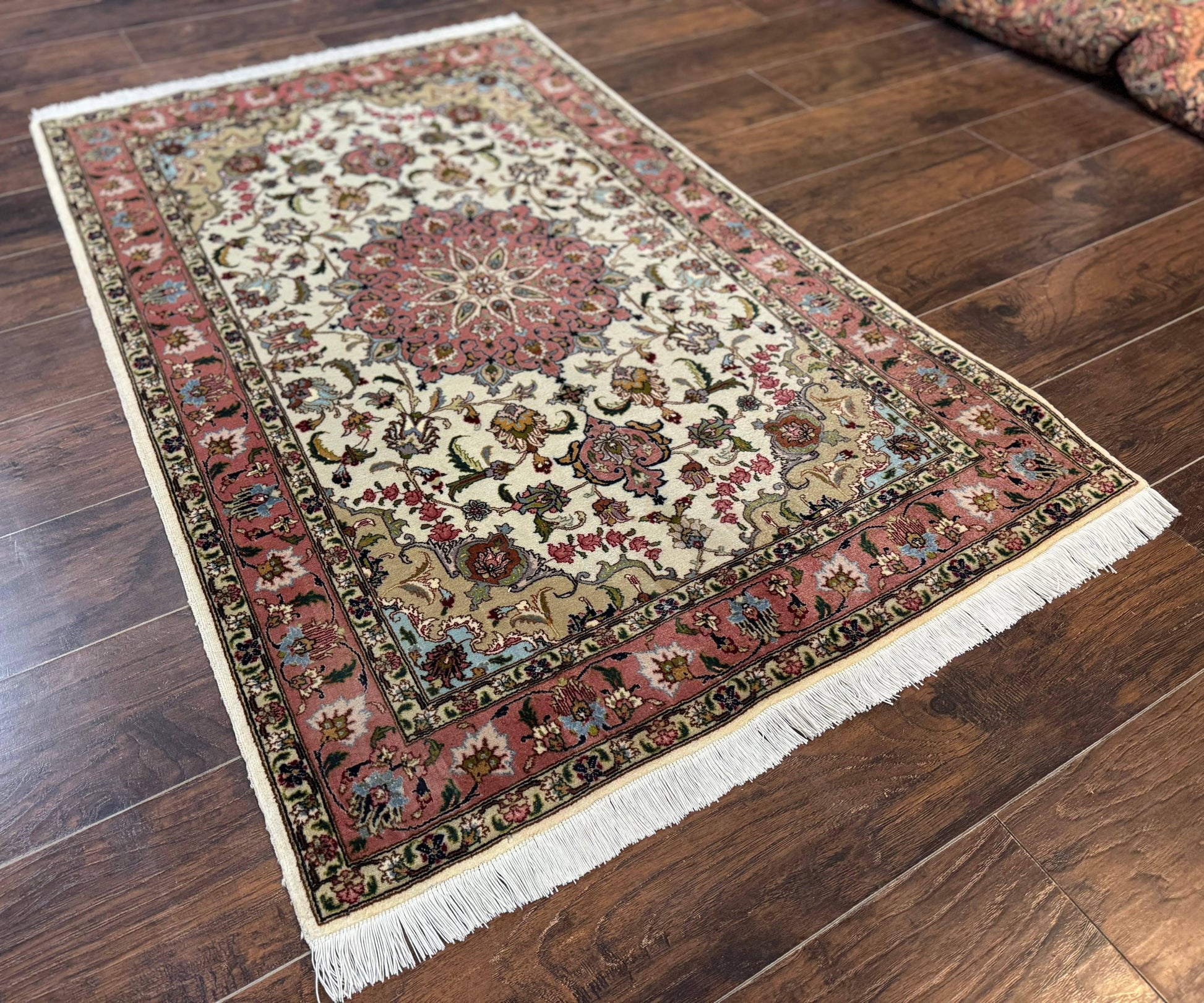 Fine Persian Tabriz Rug 3x5, Floral Medallion, 340 KPSI, Ivory Salmon - Nuvé