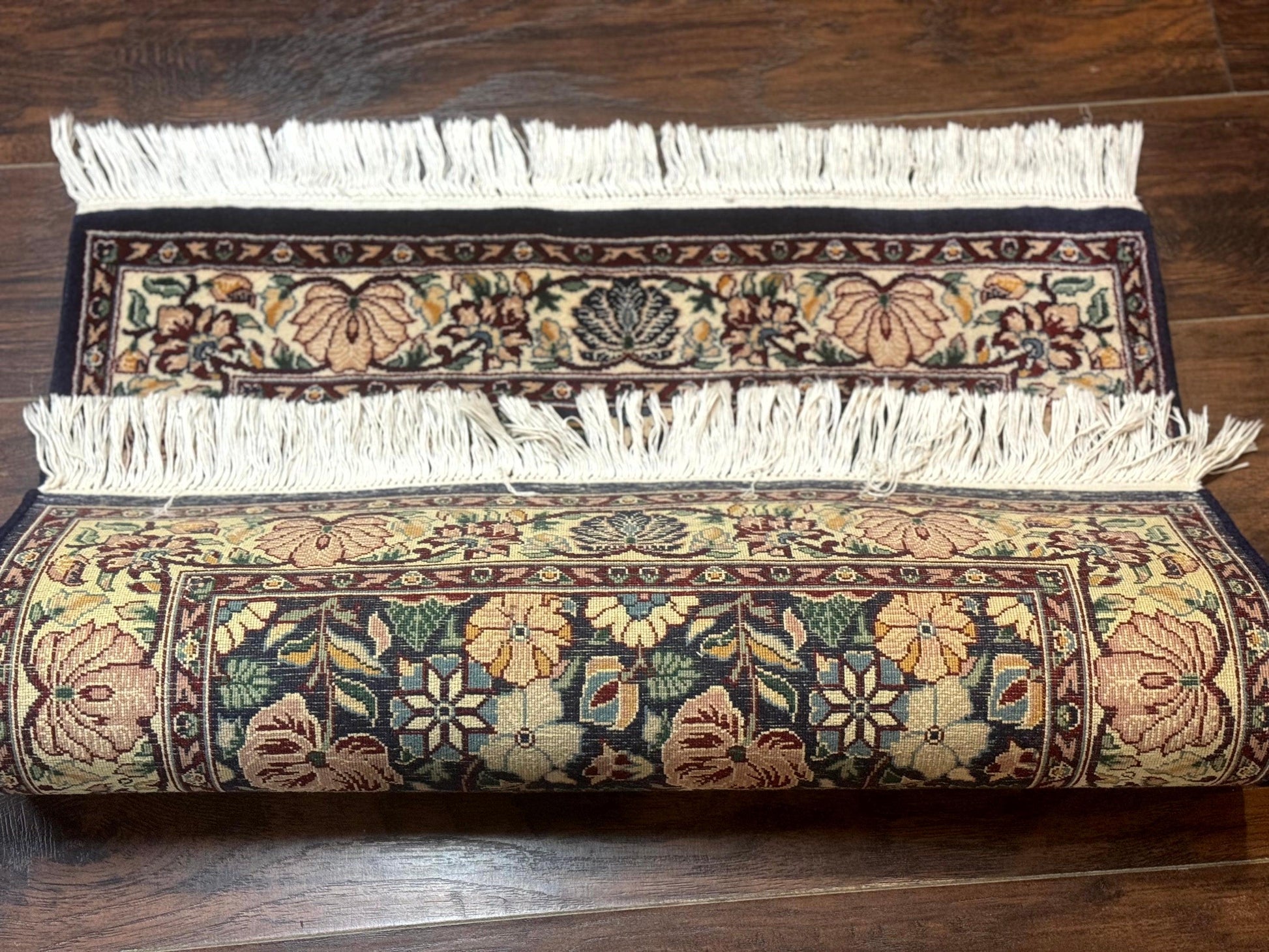 Square Pak Persian Small Rug 2.7 x 2.7, William Morris Design, Dark Green, Floral, Handmade - Nuvé