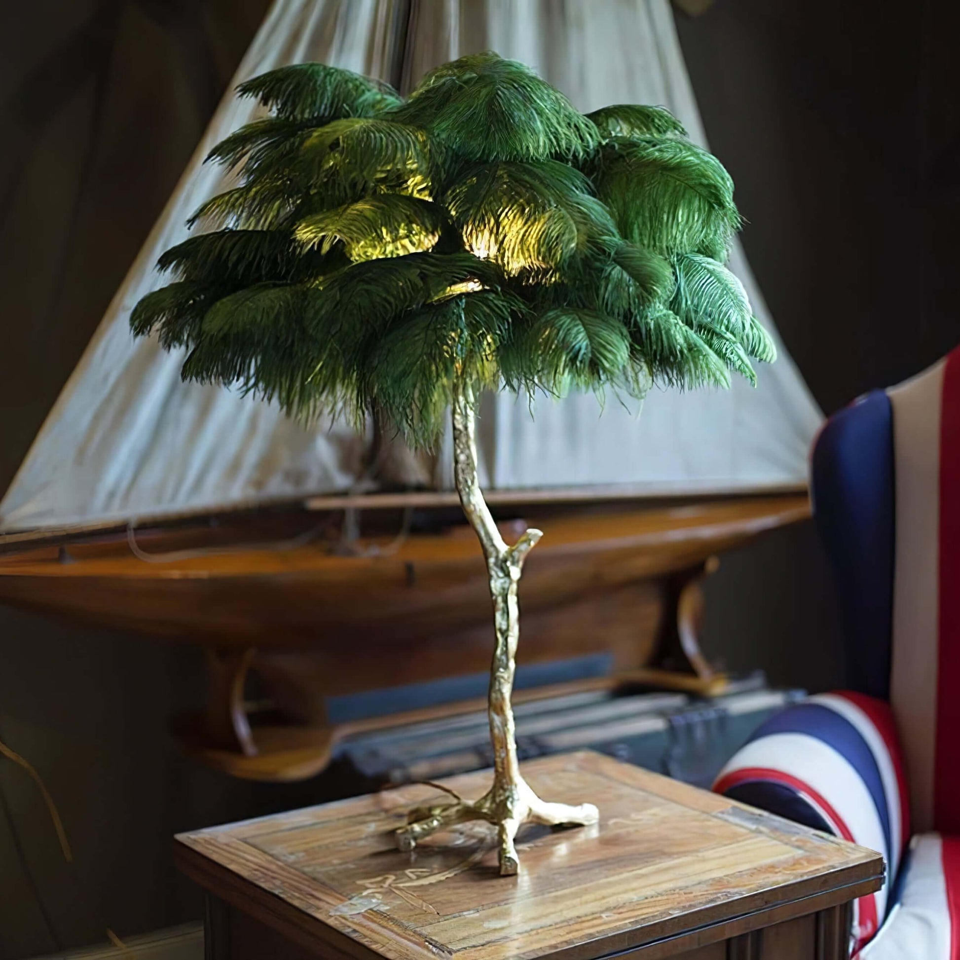 Ostrich Feather Table Lamp - Nuvé