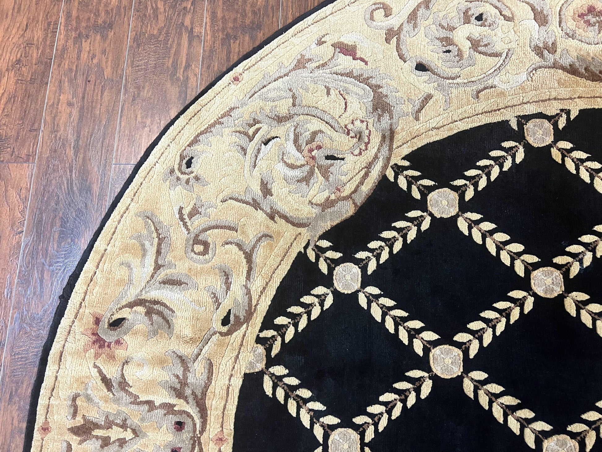 Oval Tibetan Rug 8x10, French Aubusson Design, Wool Handmade Vintage Carpet, Black & Beige, Soft Wool Pile - Nuvé