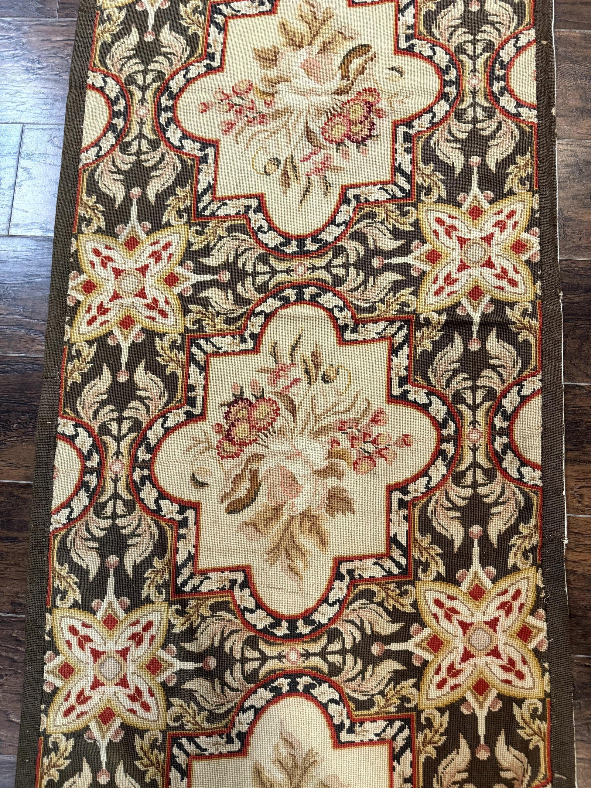 Needlepoint Runner Rug 2.7 x 9.7, European French Design, Wool, Handmade, Vintage - Nuvé