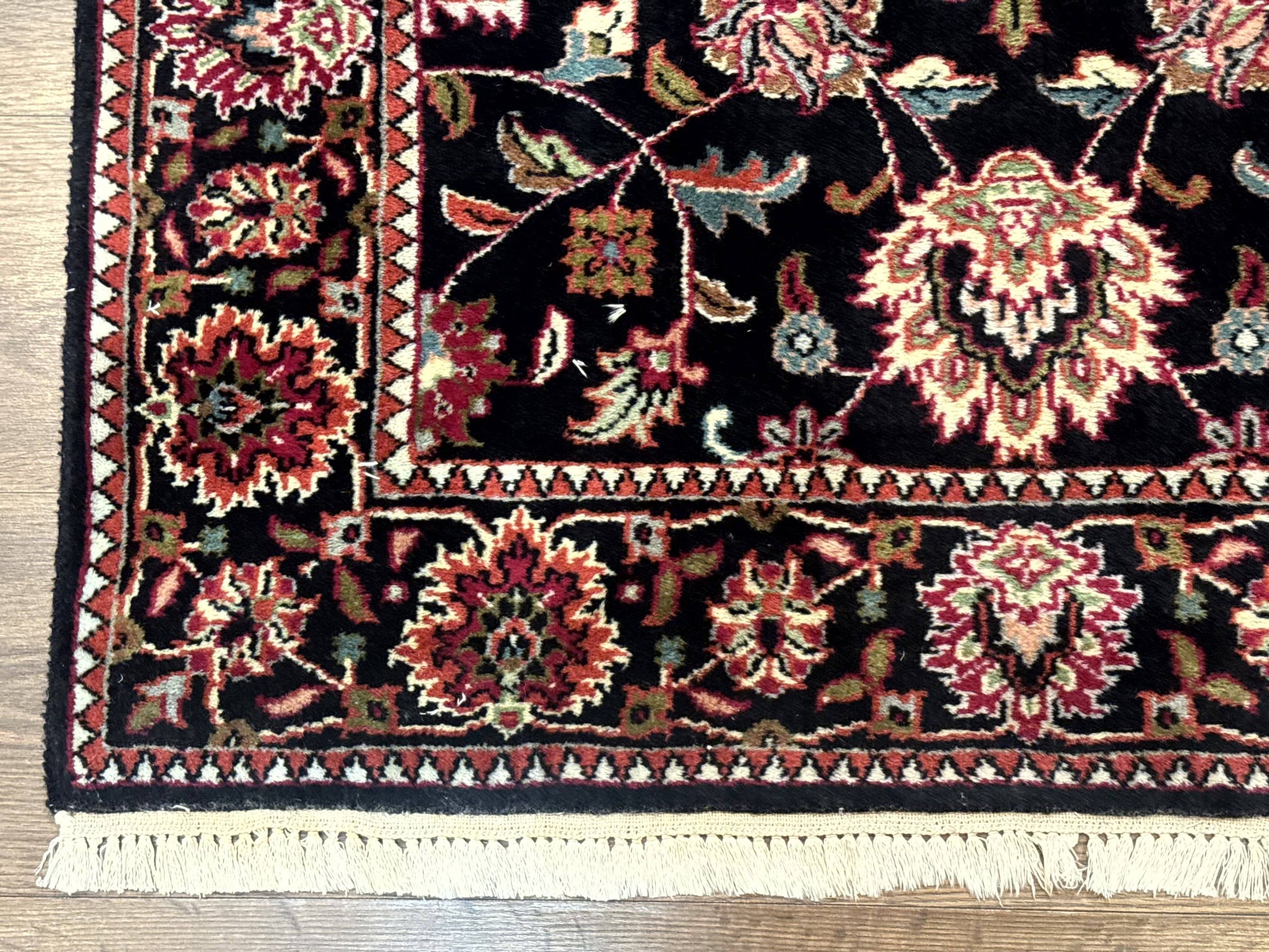Indo Persian Sarouk Rug 3x5, Black Traditional Oriental Carpet - Nuvé